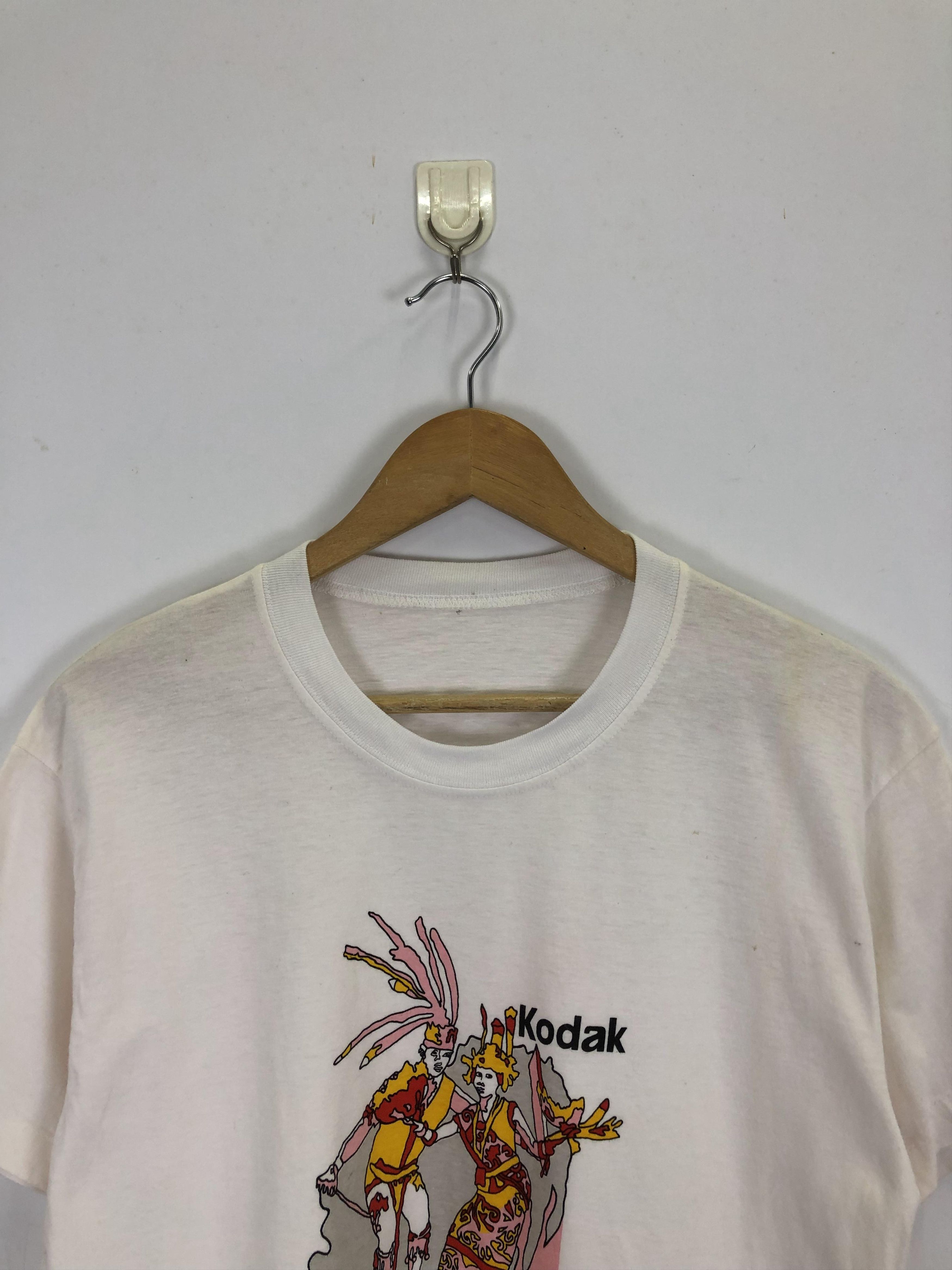 Vintage Vintage 80s Kodak Malaysia Single Stich Tee TA0357 Size US M / EU 48-50 / 2 - 2 Thumbnail