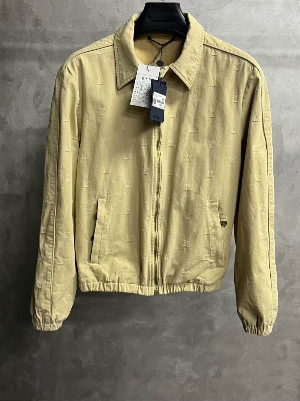 Louis Vuitton Louis Vuitton Monogram Logo Zip Jacket Beige Size 46 Size US S / EU 44-46 / 1 - 1 Thumbnail