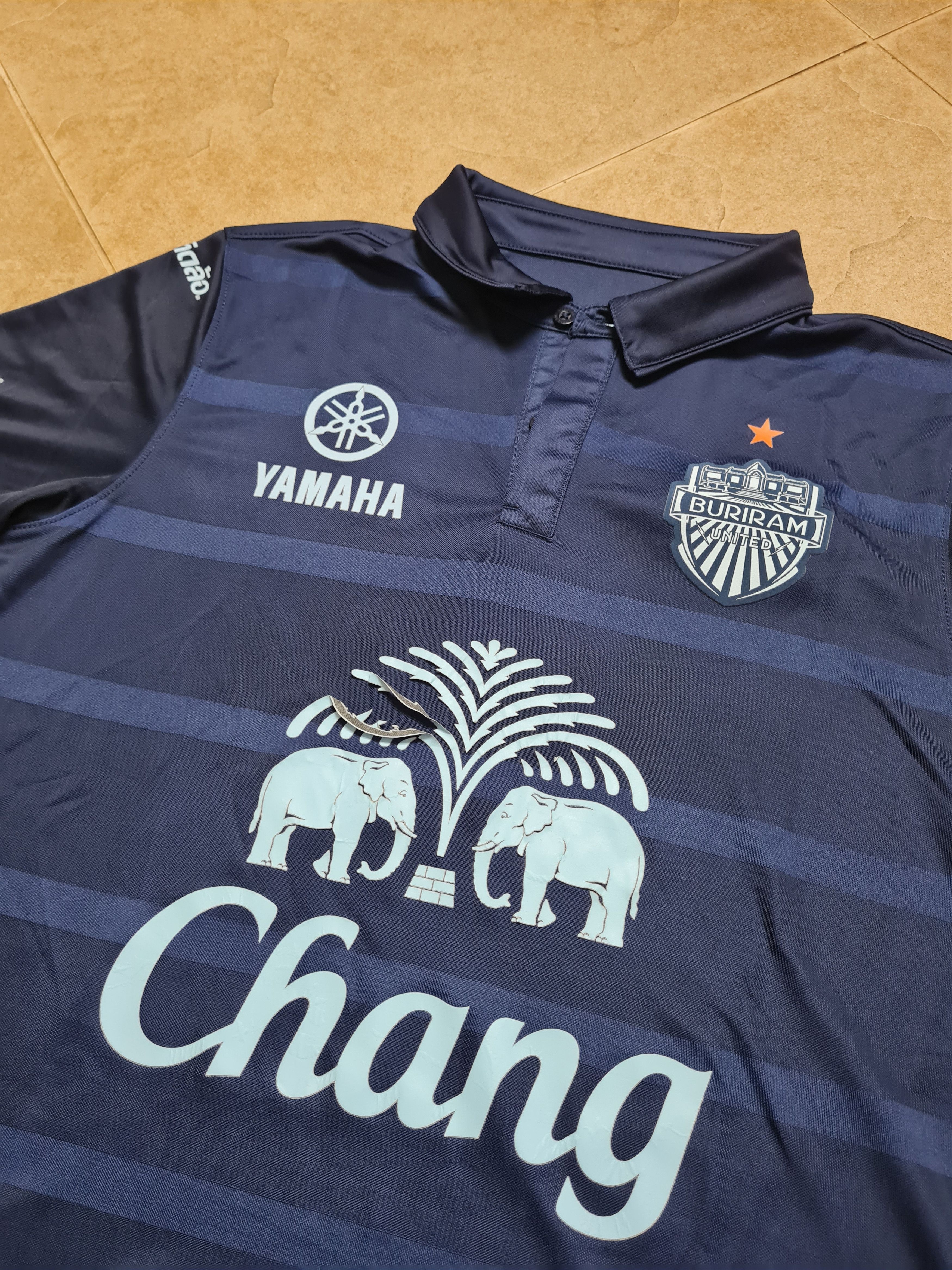 Other Football Jersey Buriram United FC Thailand Thai League 2017 Size US M / EU 48-50 / 2 - 21 Thumbnail