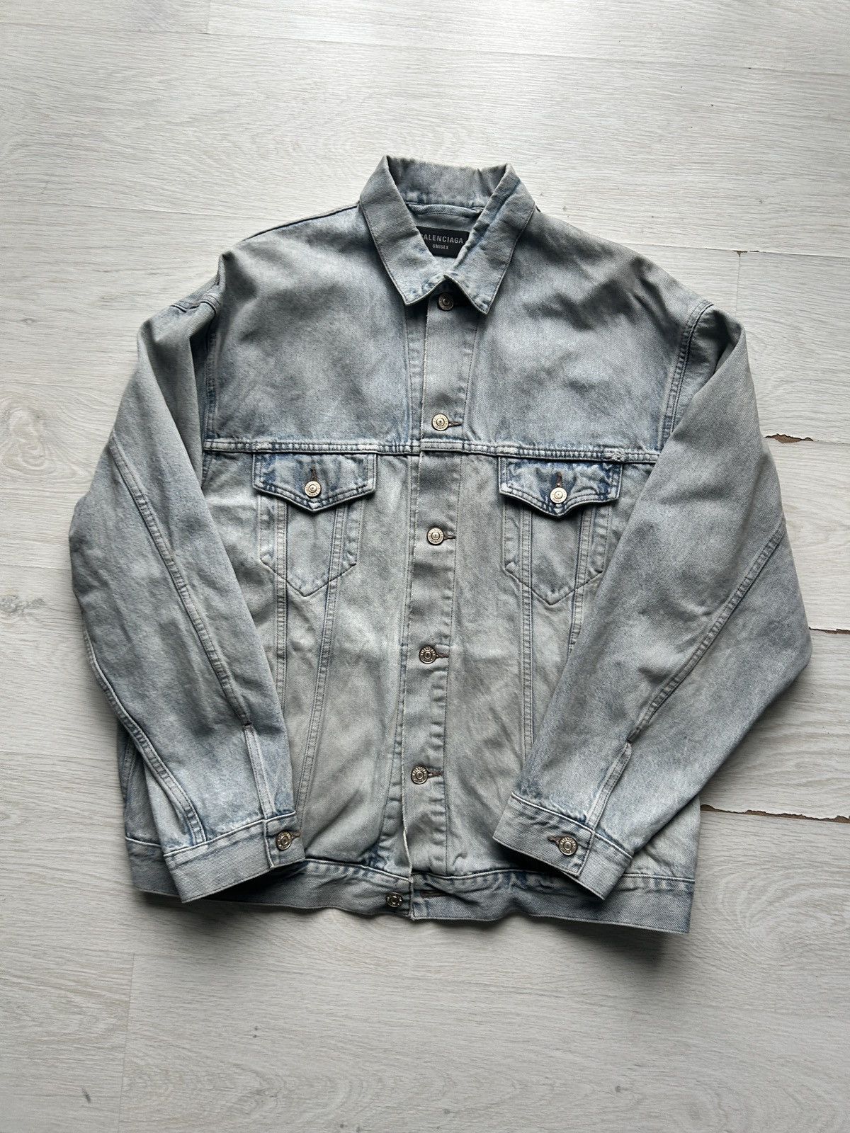 Balenciaga Balenciaga Backflip Logo Denim Jacket Size US S / EU 44-46 / 1 - 1 Thumbnail