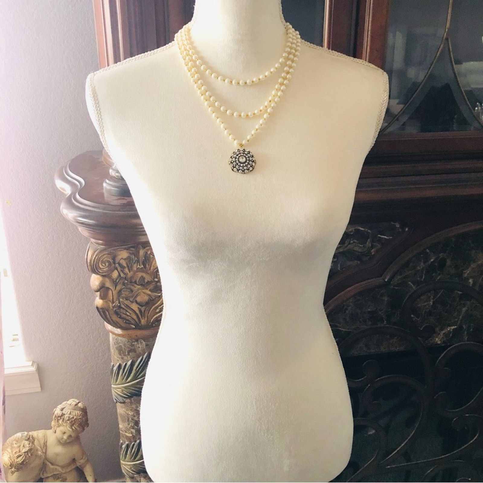 Handmade Handcrafted cream Pearl genuine emerald necklace Size ONE SIZE - 4 Thumbnail