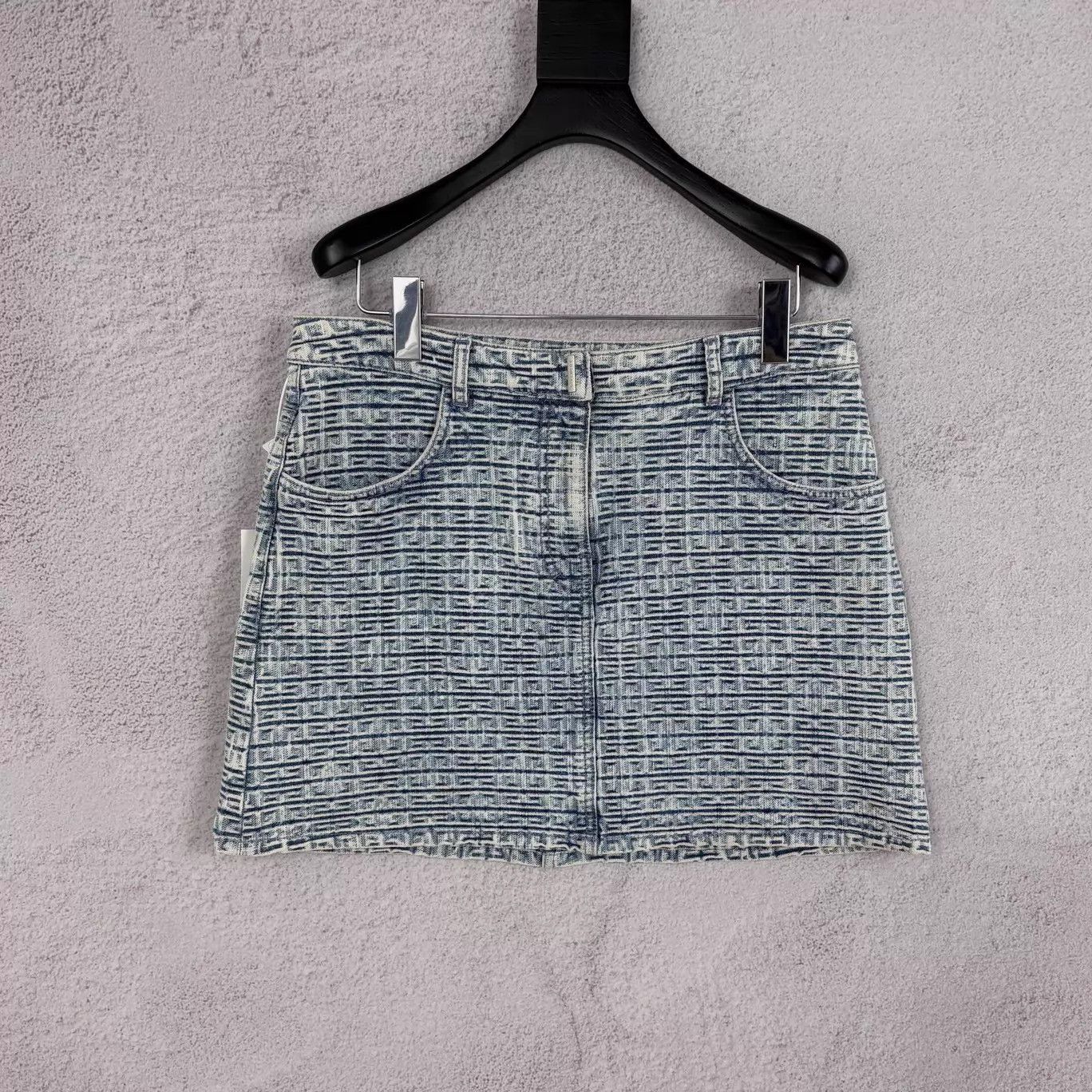 Givenchy Givenchy 4G Monogram Denim Skirt Size 28" / US 6 / IT 42 - 1 Thumbnail