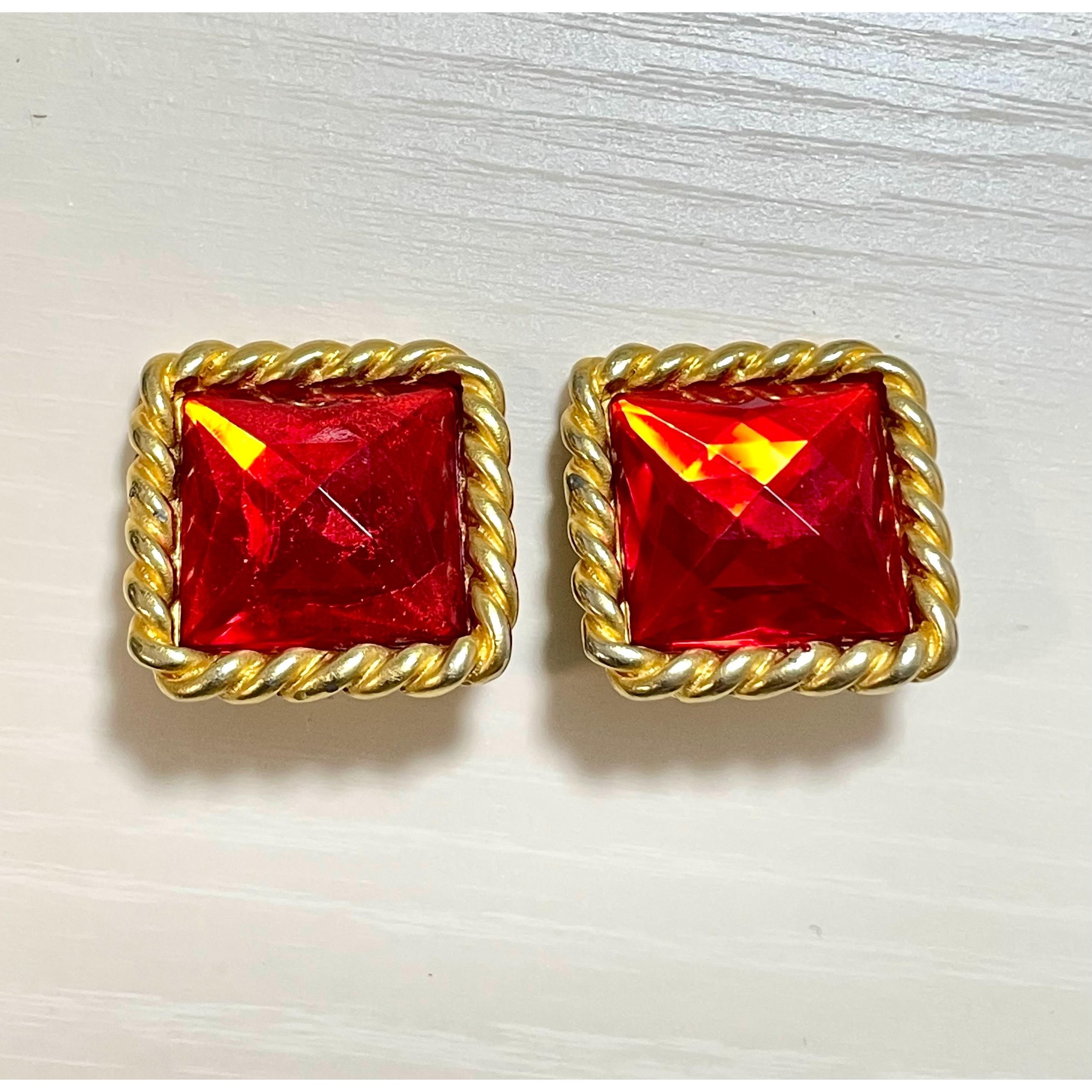 Celine Vintage Celine diamond cut stud design red gripoix earrings Size ONE SIZE - 8 Thumbnail