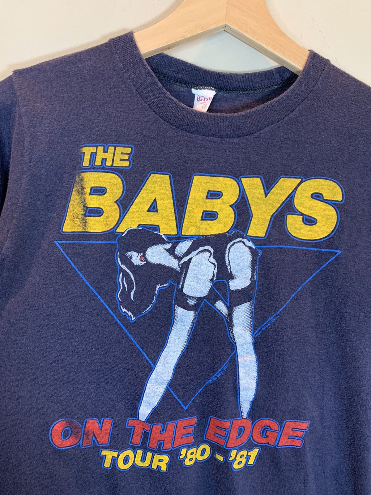 Band Tees × Vintage *RARE* Vintage 1980 The Babys On The Edge Tour Art T-Shirt M Size US M / EU 48-50 / 2 - 2 Thumbnail
