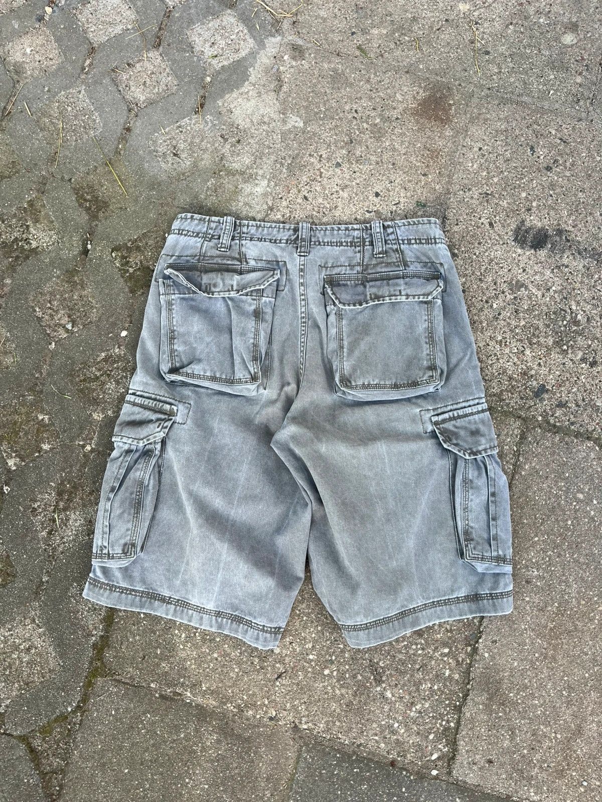 Vintage Vintage Khaki Southbay Cargo Wide Shorts 32W Size US 32 / EU 48 - 3 Thumbnail
