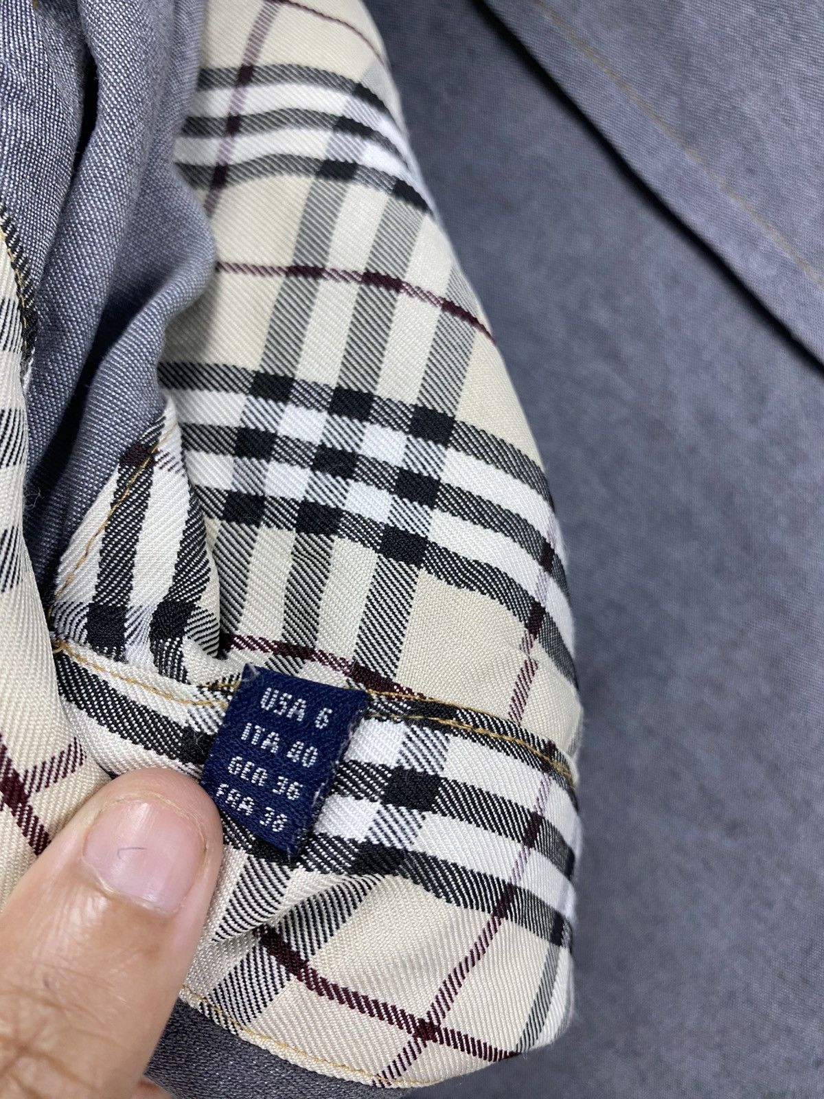 Burberry × Vintage Vintage Burberry London Made in England Nova Check Buttoned Size US S / EU 44-46 / 1 - 11 Thumbnail