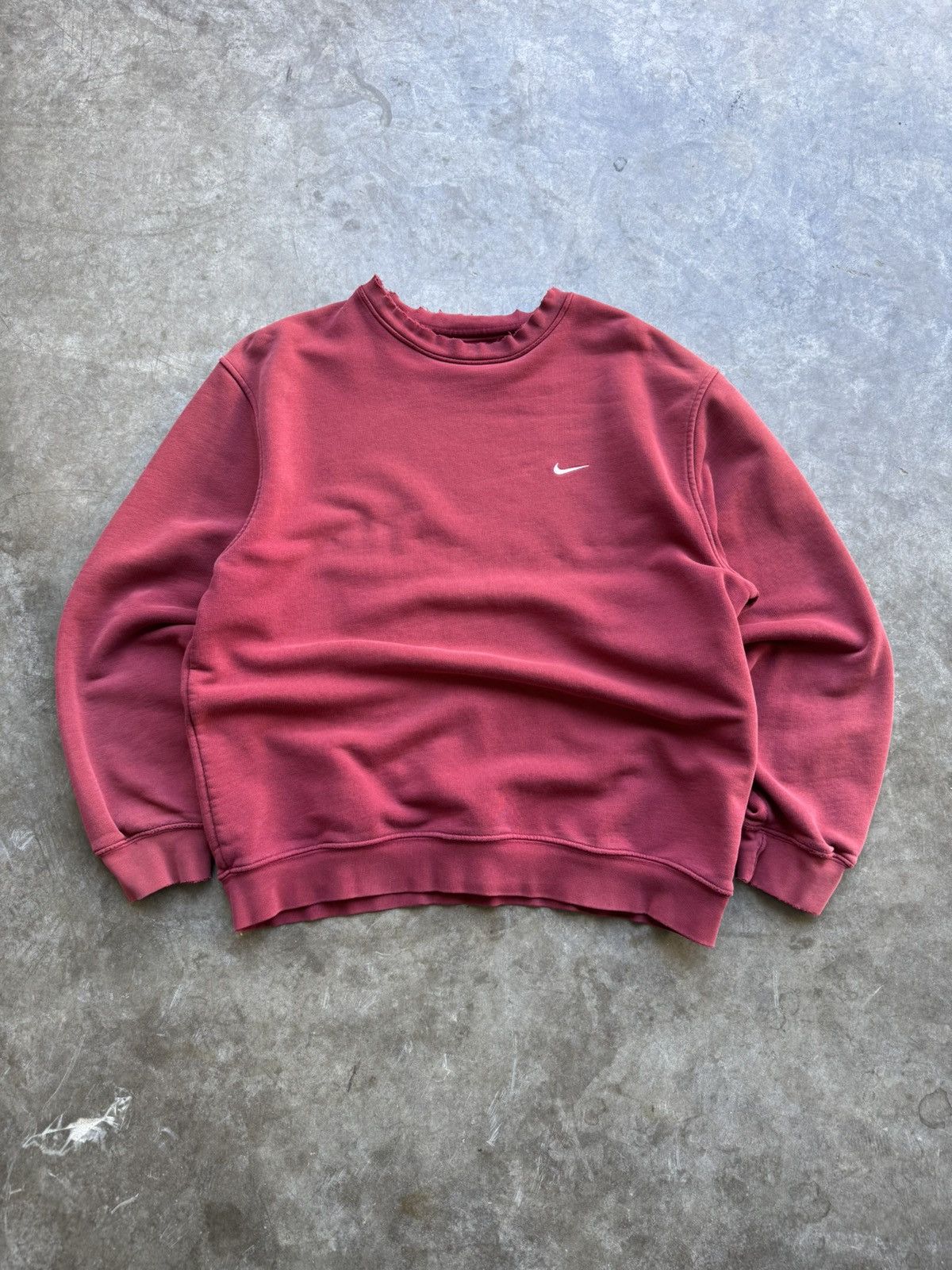 Nike Vintage 1990’s Nike Grey Tag Thick Burgundy Faded Sweatshirt Size US L / EU 52-54 / 3 - 1 Thumbnail