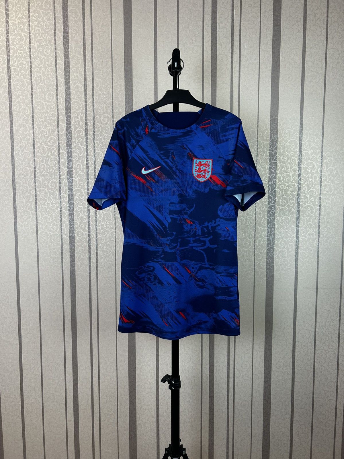 Nike Nike England 2022/2023 Jersey Size S Size US S / EU 44-46 / 1 - 1 Thumbnail