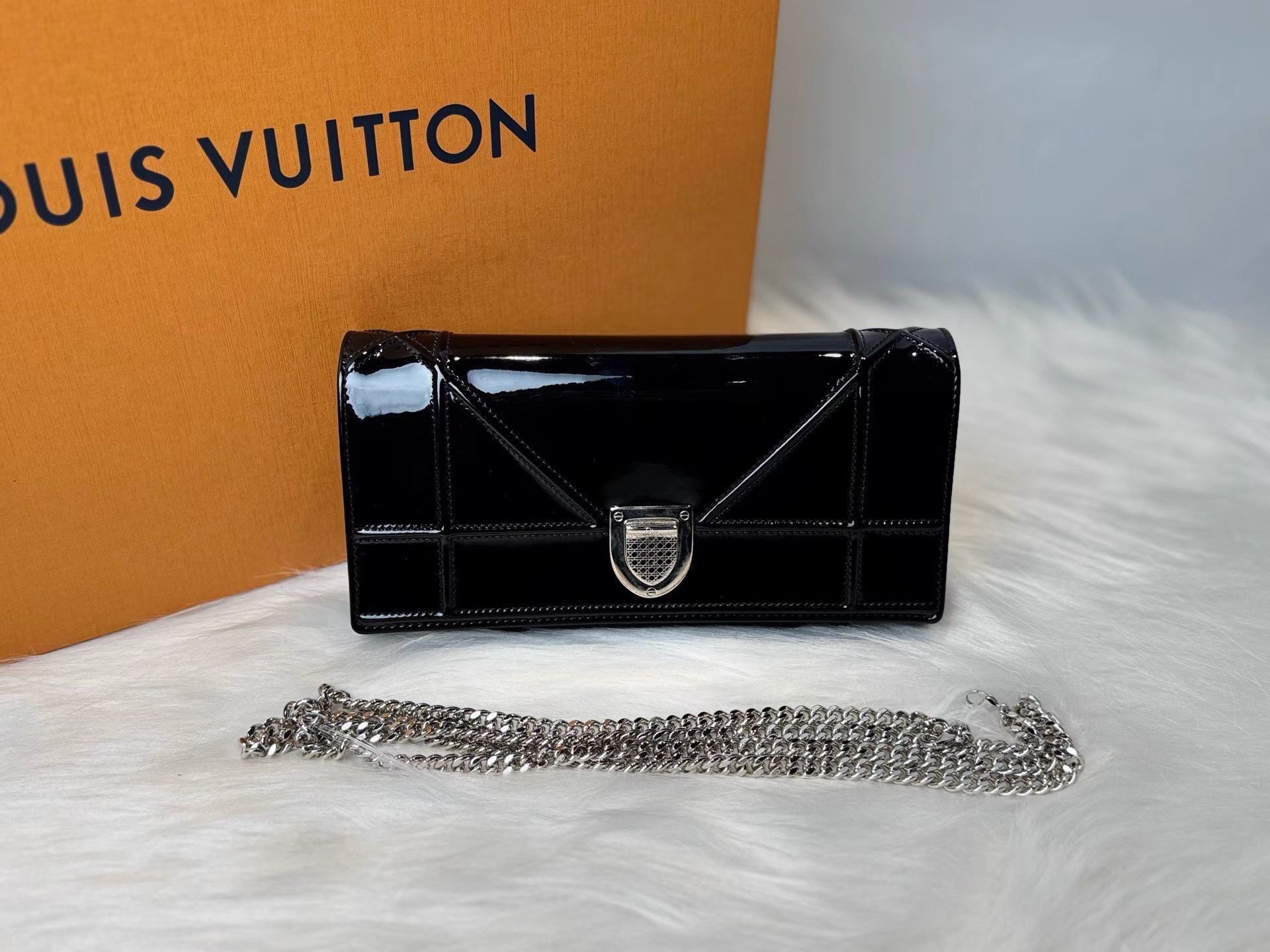 Dior Dior Diorama Shield WOC Patent Leather Crossbody Bag K36 Size ONE SIZE - 1 Thumbnail