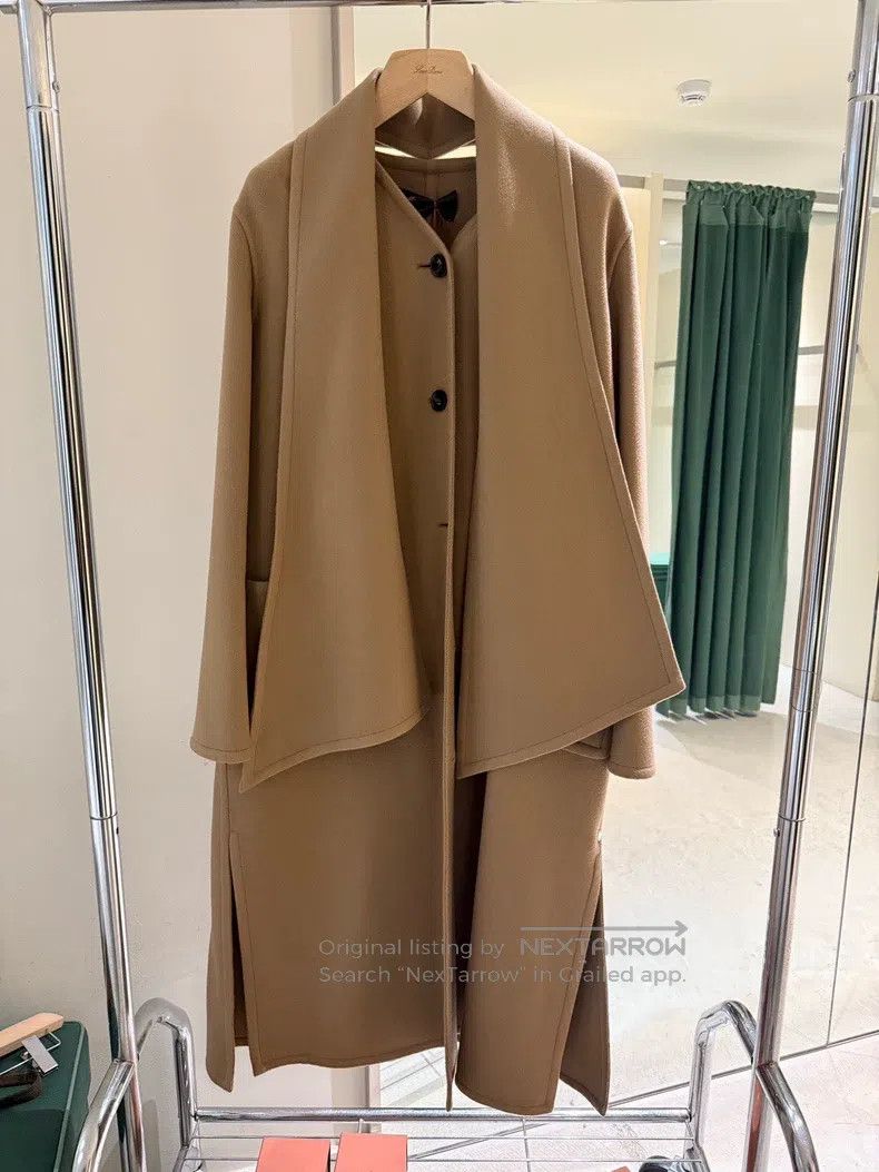 Loro Piana Loro Piana Waterproof scarf for coat can be made of 100% c Size M / US 6-8 / IT 42-44 - 2 Thumbnail
