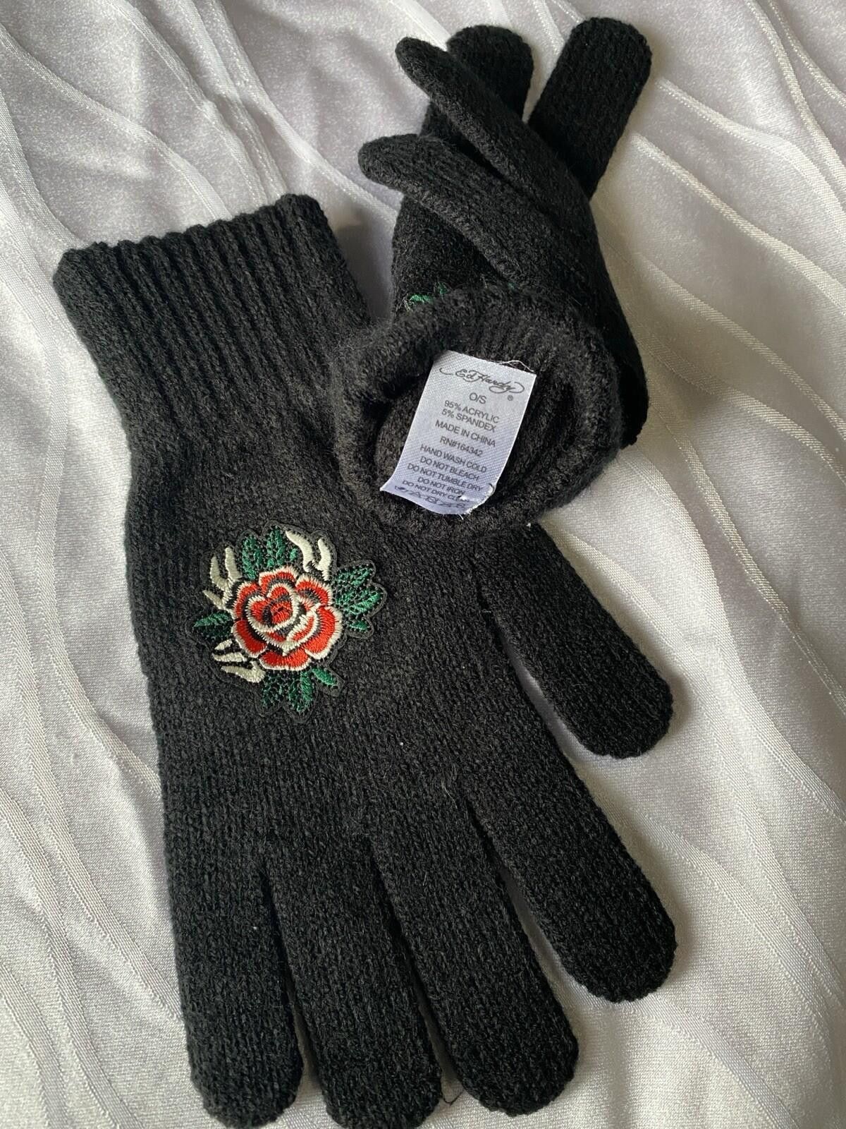 Ed Hardy NWT Ed Hardy Women’s Hat & Glove Set. Heart And Roses Size ONE SIZE - 6 Thumbnail