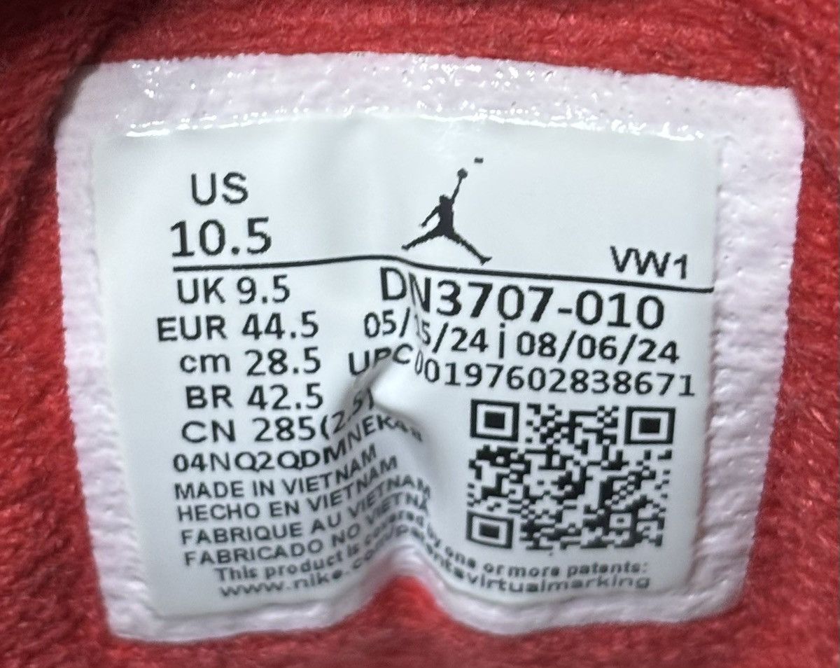 Jordan Brand Jordan 3 Retro OG Black Cement 2024 Size 10.5 Size US 10.5 / EU 43-44 - 6 Thumbnail