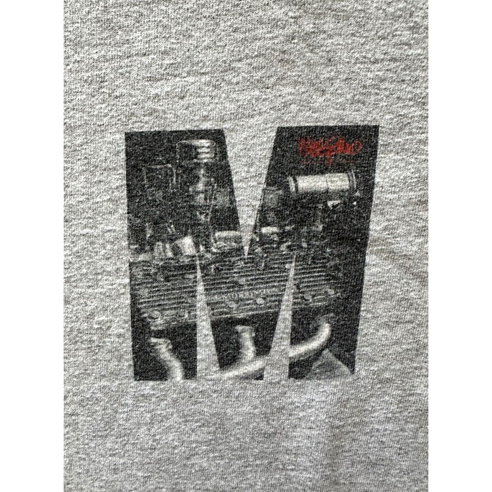 Mossimo VINTAGE Mossimo T-Shirt Graphic 90s Center Logo Mens Size L Gray RARE USA 90s Size US L / EU 52-54 / 3 - 2 Thumbnail