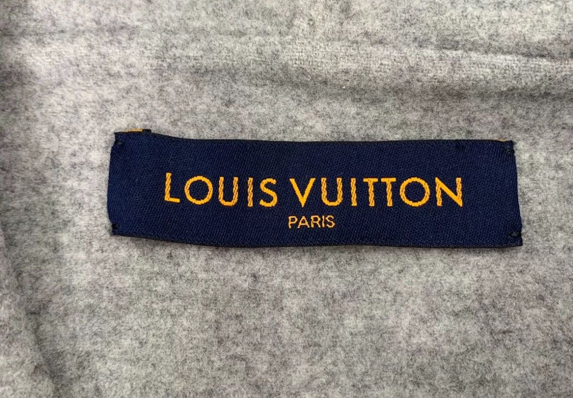 Louis Vuitton Louis Vuitton Lv grey sheep long sleeved sweatshirt Size US S / EU 44-46 / 1 - 7 Thumbnail