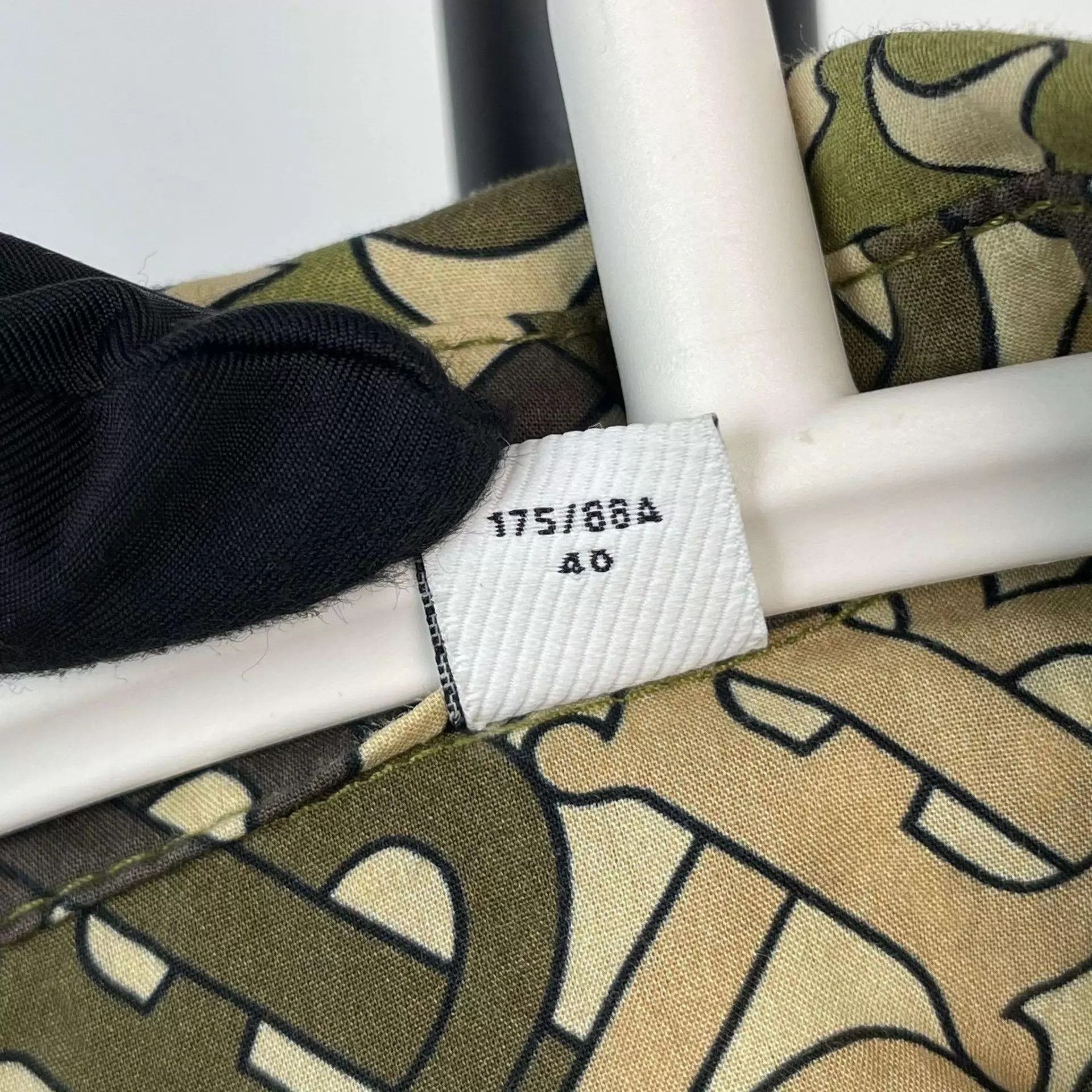 Burberry Burberry Cyan Gilet 95 New Size M / US 6-8 / IT 42-44 - 4 Thumbnail