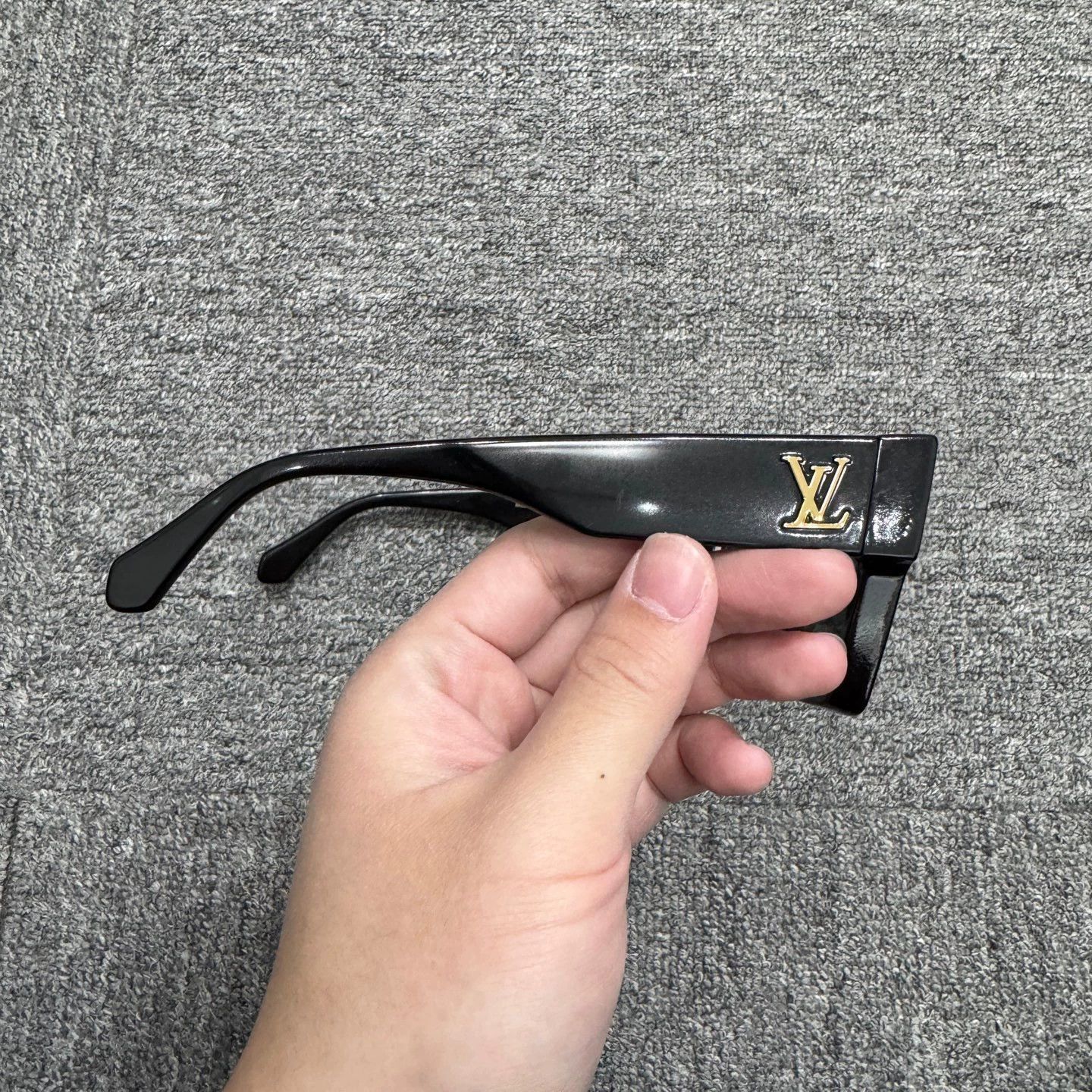 Louis Vuitton LV crystal clover 95 new one size sunglasses Size ONE SIZE - 2 Thumbnail