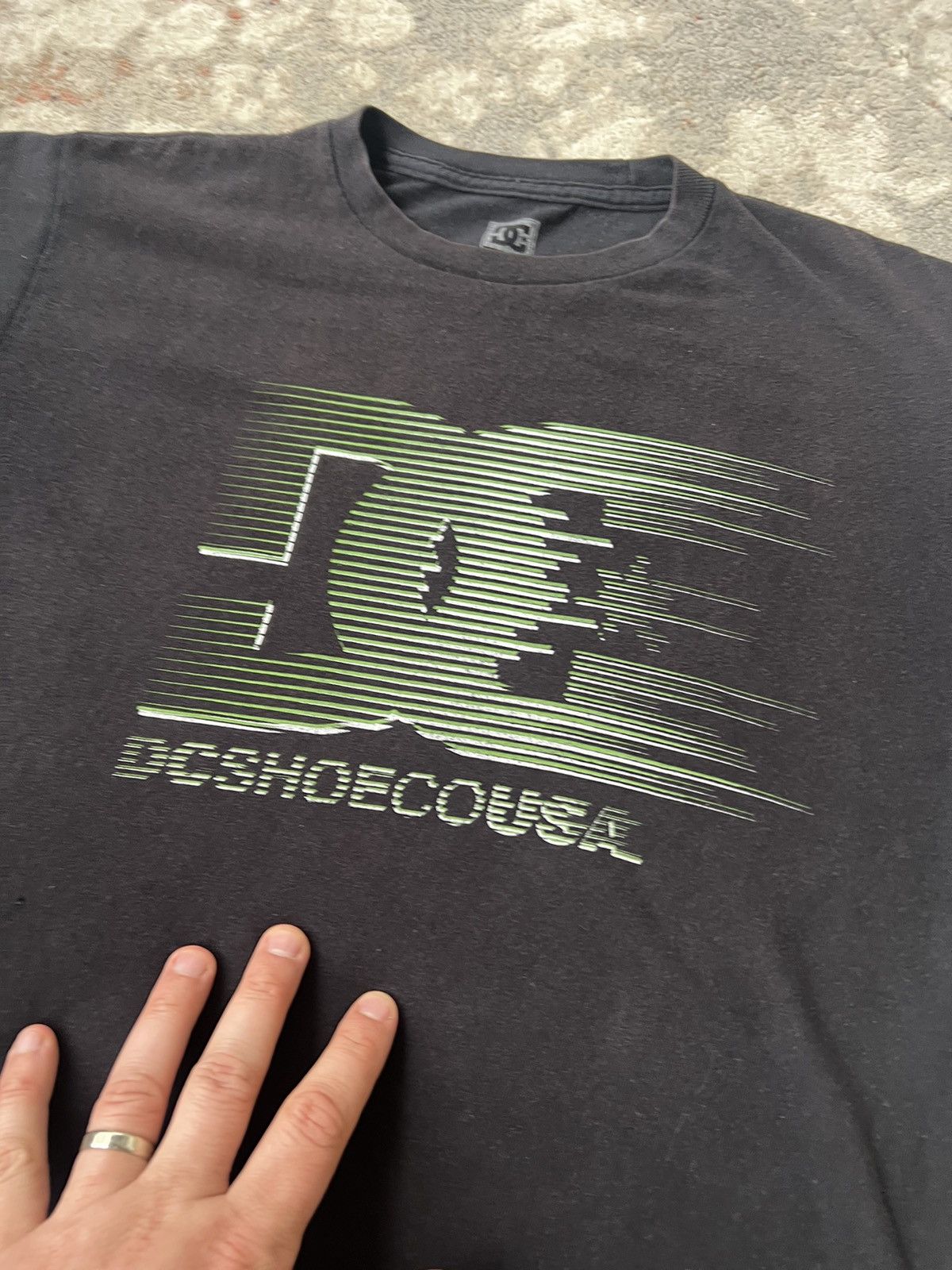 Vintage DC Shoes USA Vintage Tee Size L / US 10 / IT 46 - 2 Thumbnail