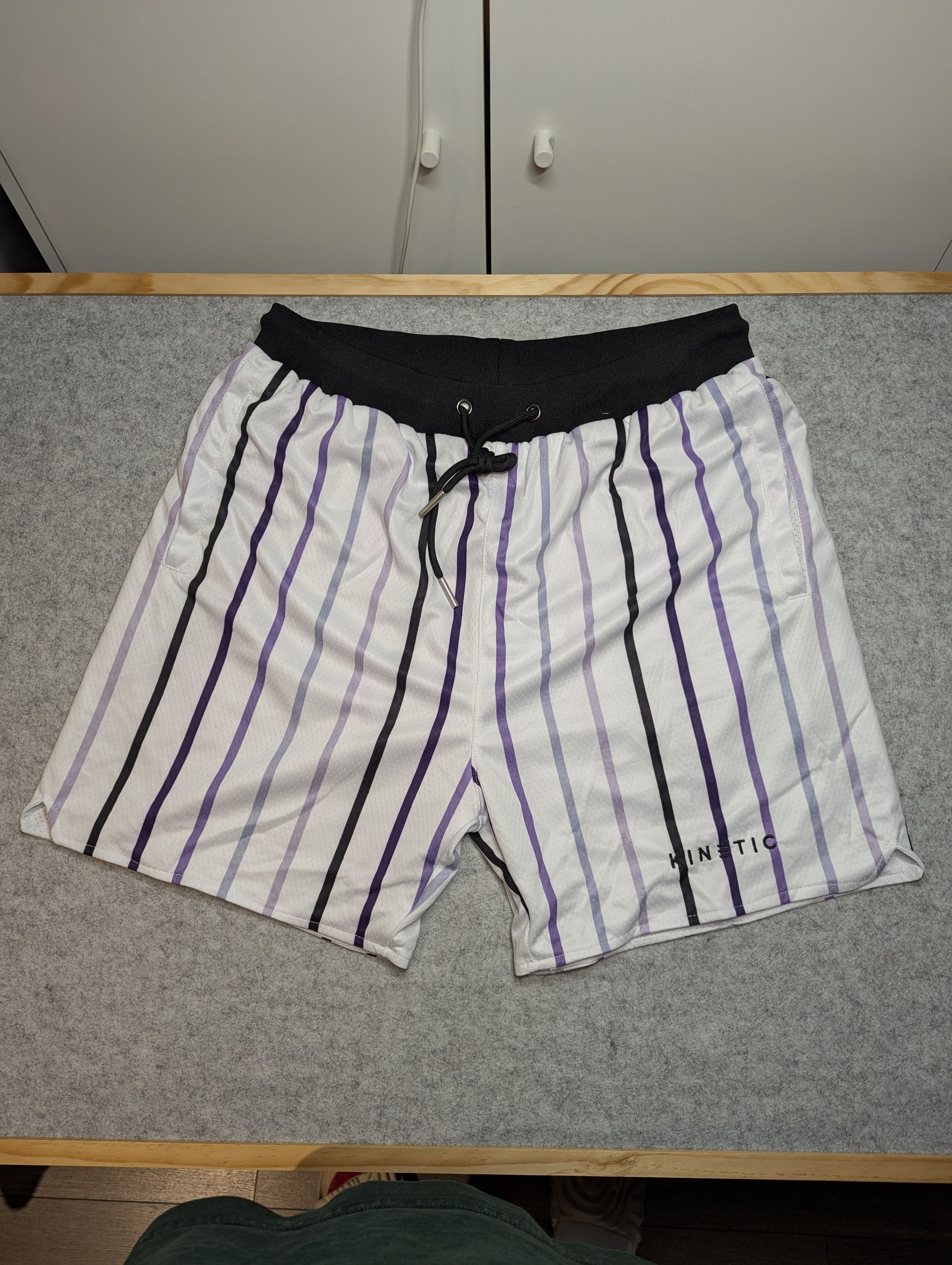 Vintage Kinetic Kings Active Shorts- White Pinstripe - Size Large Size US 33 - 1 Thumbnail