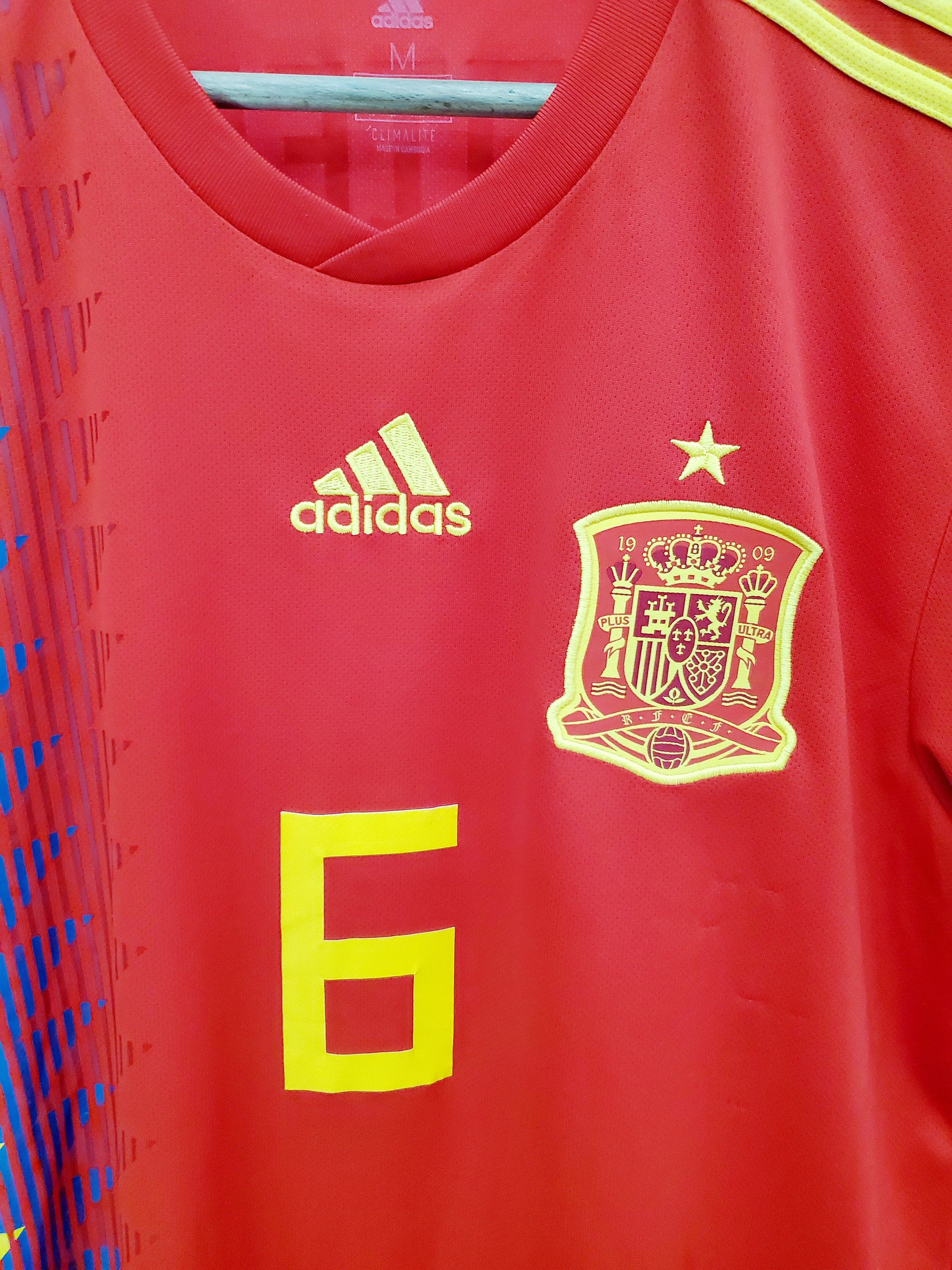 Adidas Spain World Cup 2018 Home soccer Jersey #6 A. Iniesta size M Size US M / EU 48-50 / 2 - 3 Thumbnail