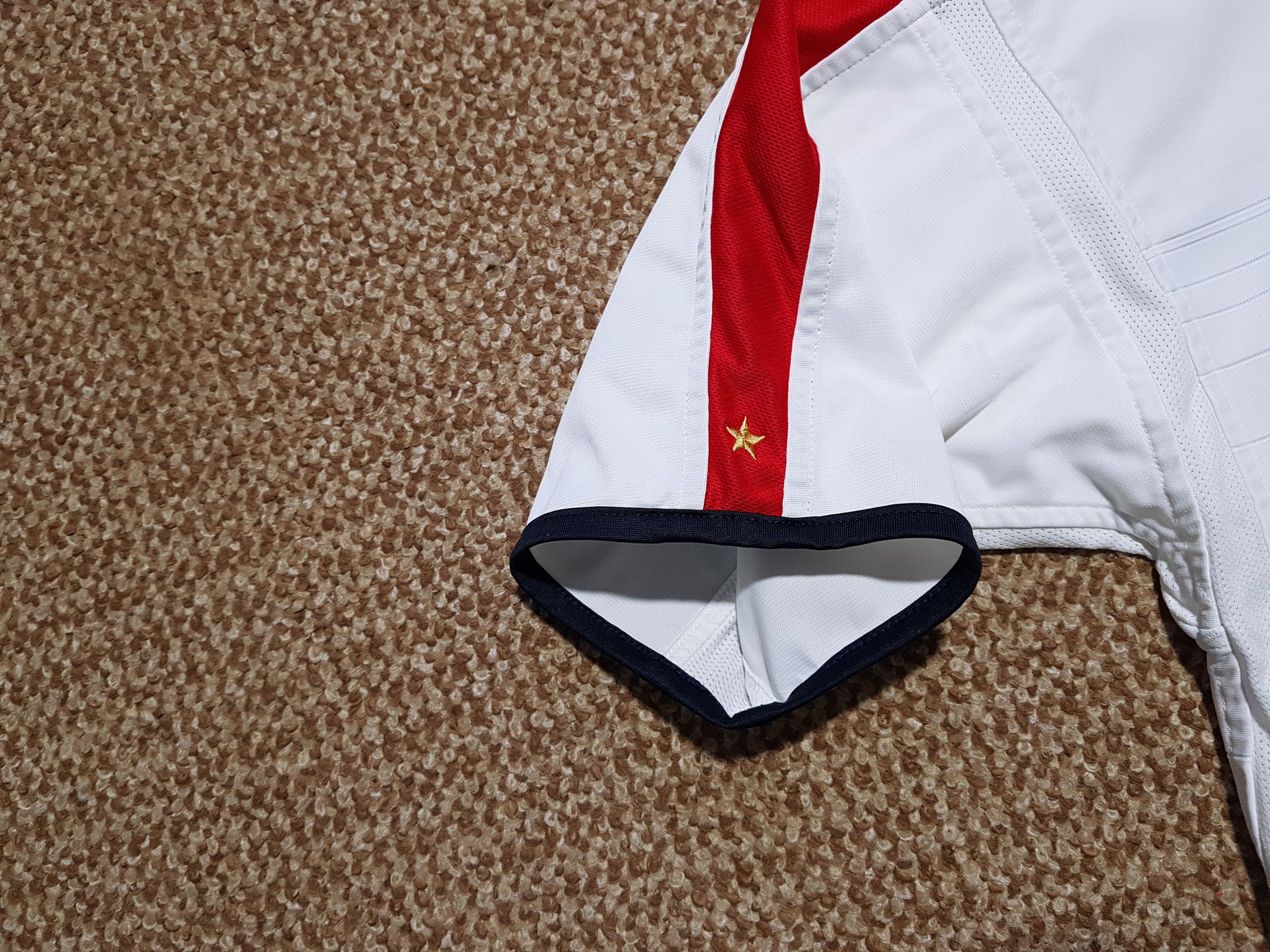 Umbro Umbro England Soccer Jersey 2003 Reversible Home National L Size US L / EU 52-54 / 3 - 11 Thumbnail