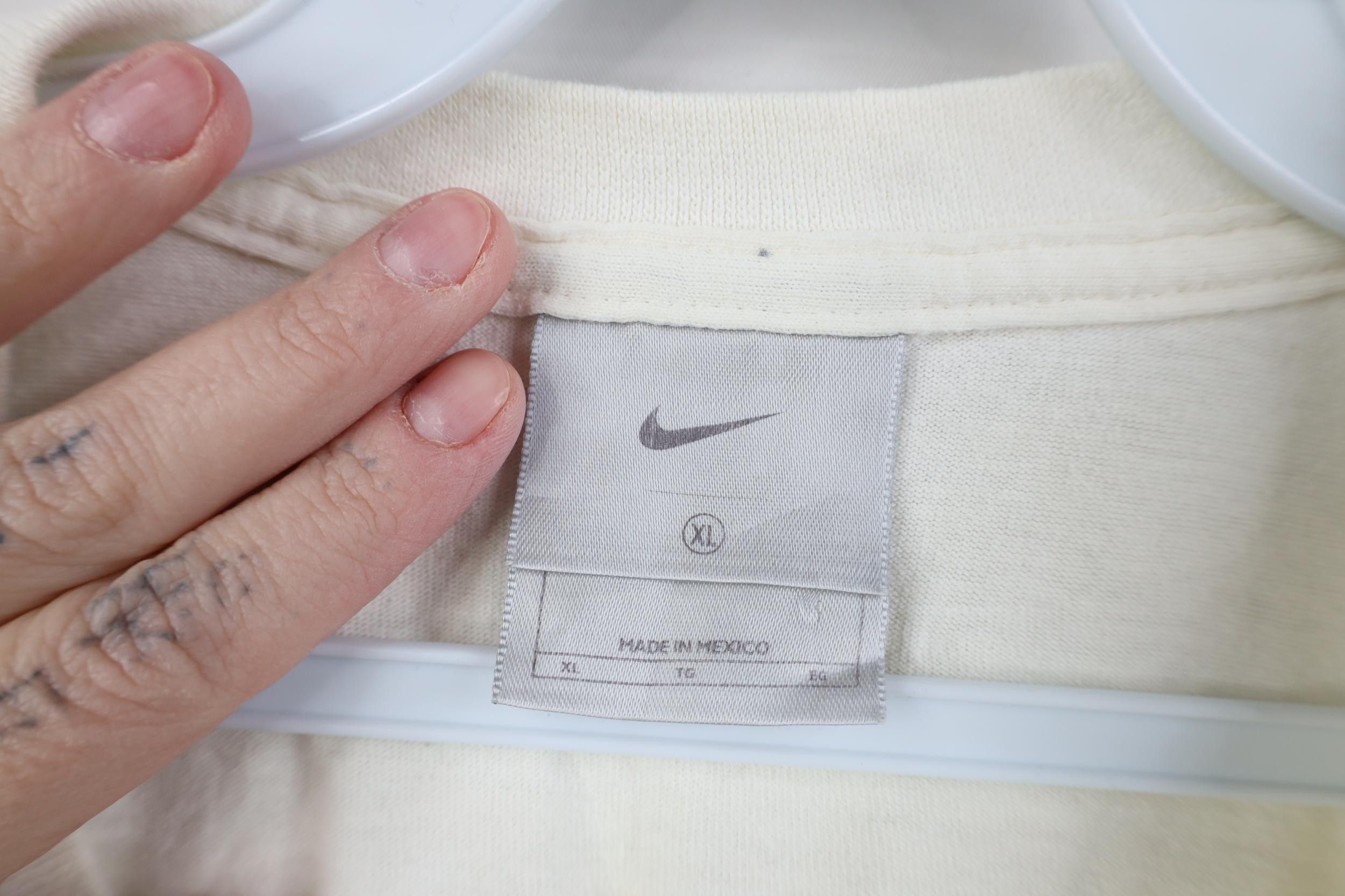Nike Vintage Y2K Nike Travis Scott Mini Swoosh T-Shirt Cotton Size US XL / EU 56 / 4 - 5 Thumbnail