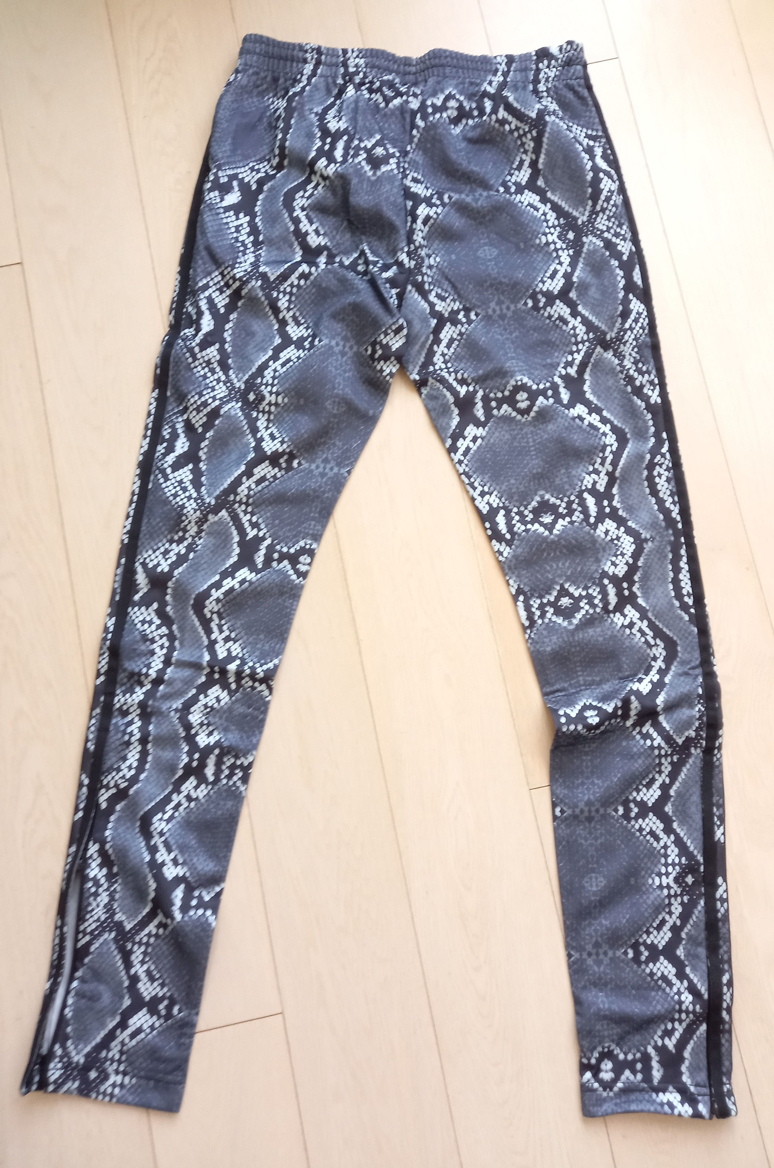 Adidas 2015 Adidas Originals Snakeskin print Supergirl Track Pants Size 27" / US 4 / IT 40 - 2 Thumbnail