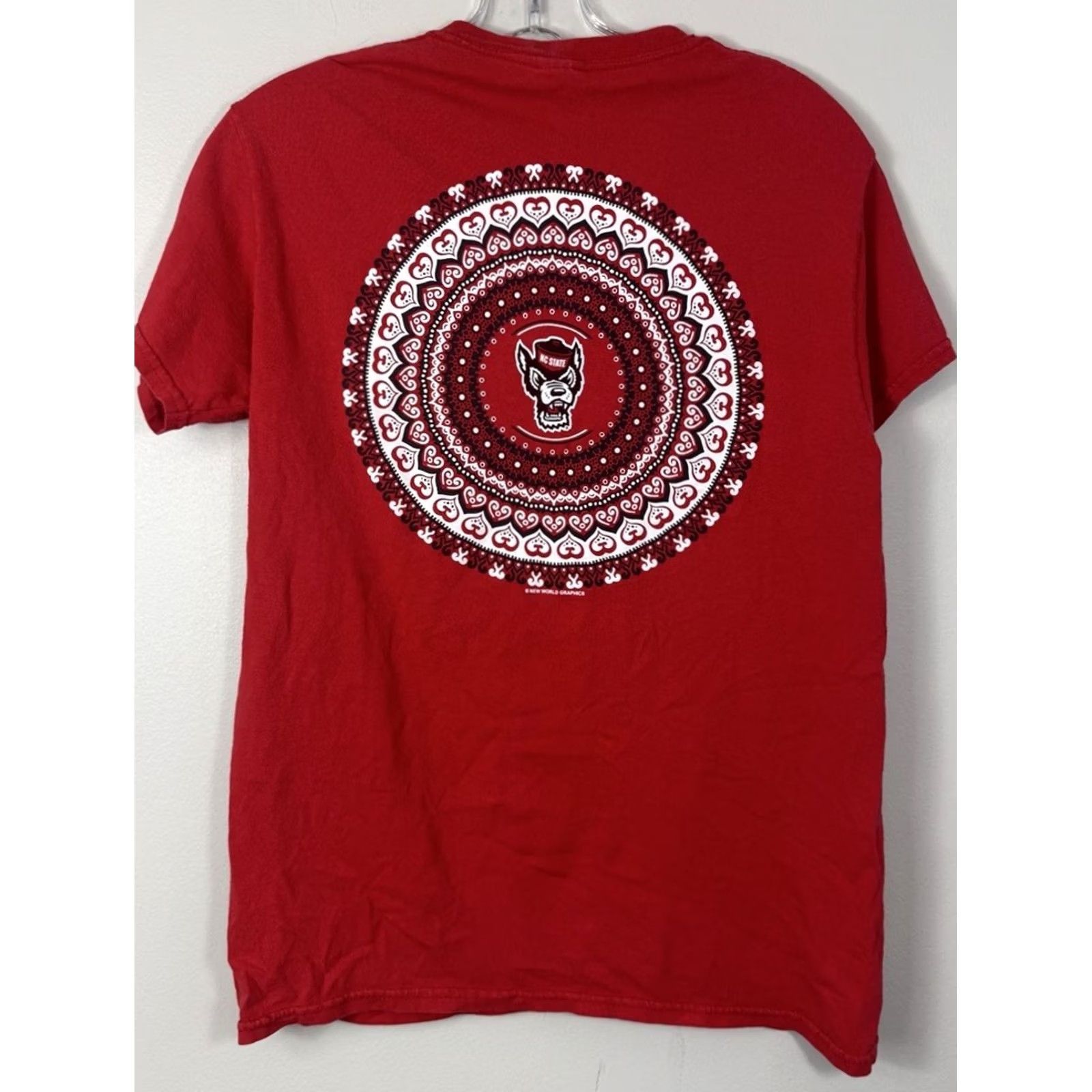 Gildan NC State Wolfpack Red Tee Shirt Men’s Small Hearts Logo Short Sleeve University Size US S / EU 44-46 / 1 - 4 Thumbnail