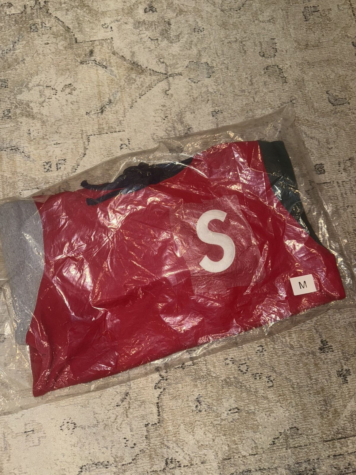 Supreme Supreme S Logo Colorblocked Hooded Sweatshirt Red size M Size US M / EU 48-50 / 2 - 1 Thumbnail