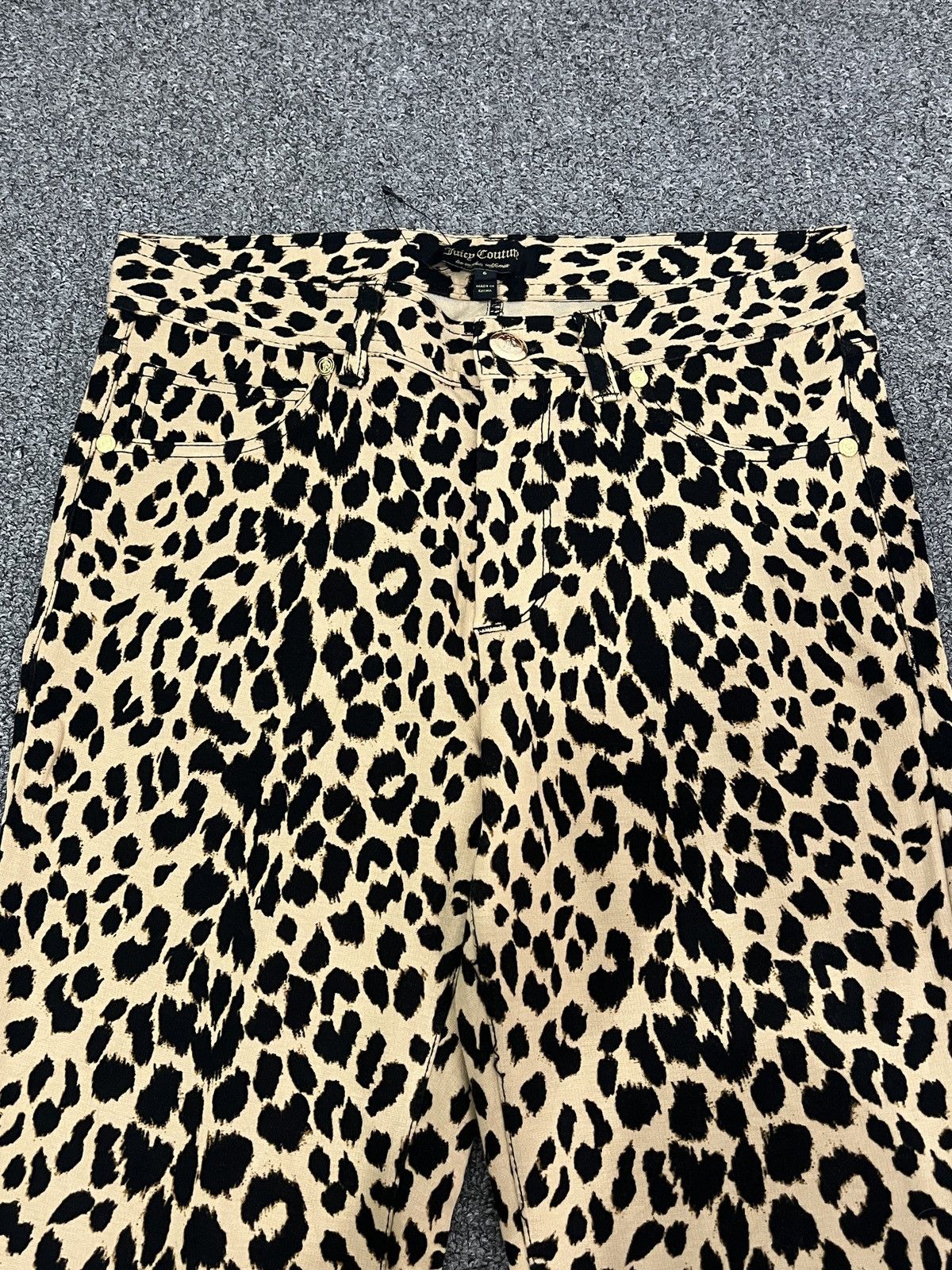 Juicy Couture 2000s Juicy Couture Leopard Stretch Leging Pants Size 26" / US 2 / IT 38 - 2 Thumbnail