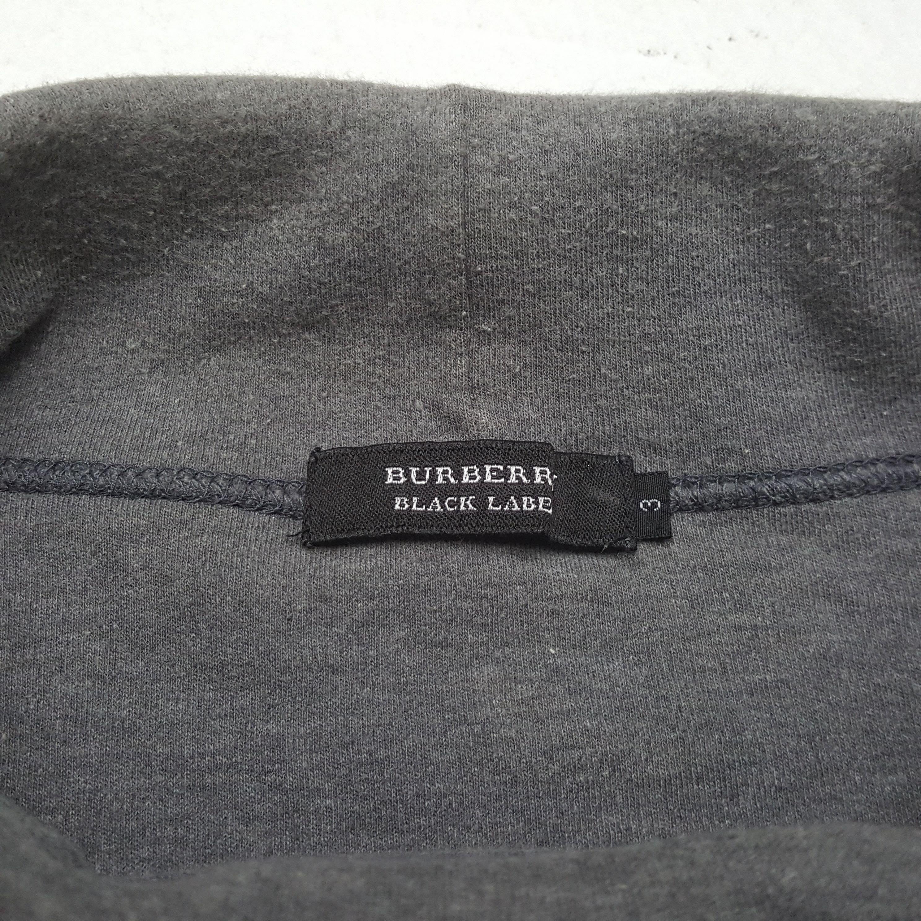 Burberry Vintage Burberry London Fashion Brand T-Shirt C319N33 Size US M / EU 48-50 / 2 - 4 Thumbnail
