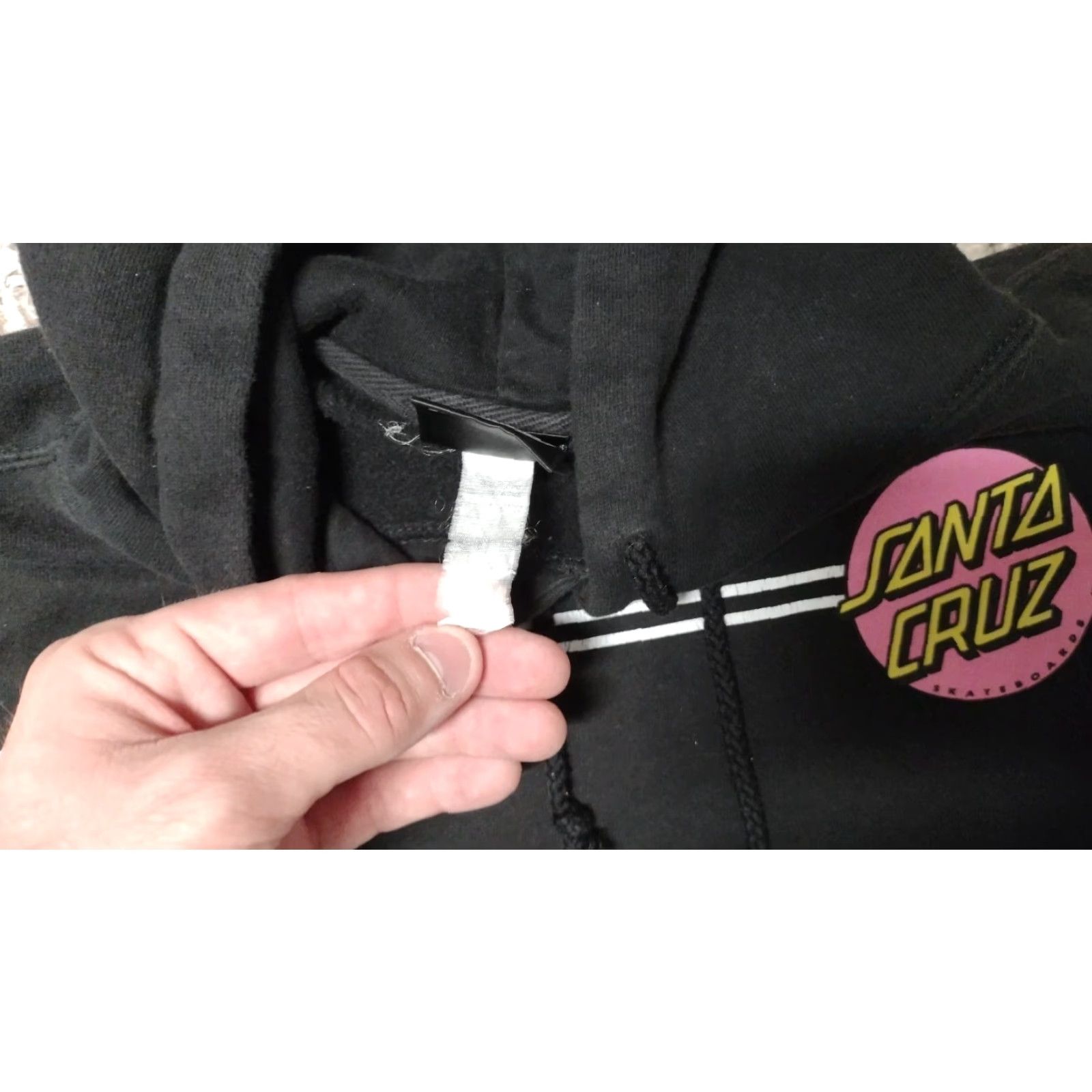 Vintage Santa Cruz Skateboards Hoodie Pullover Long Sleeve Black Pink Dot S/M Unisex Adults Vintage Retro Womens Mens Size US S / EU 44-46 / 1 - 2 Thumbnail