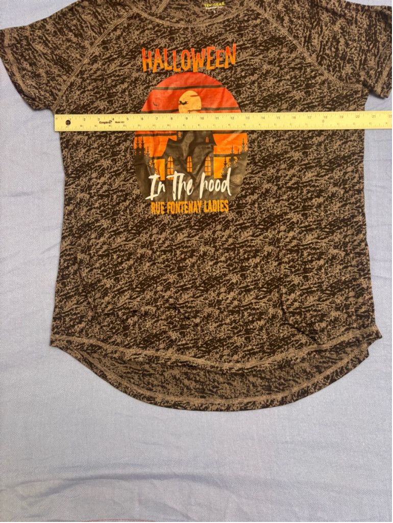 Tek Gear Women's Tek Gear Halloween Graphic Tee, Size L, Gray & Black Size L / US 10 / IT 46 - 2 Thumbnail