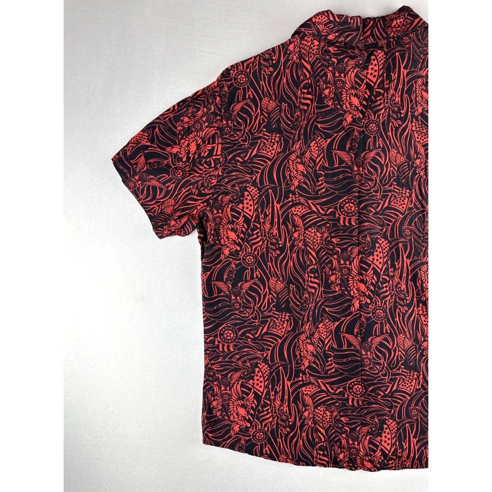 Harley Davidson VINTAGE Harley-Davidson Button-Up Shirt Eagle AOP Black Red Size L Men Short Sleeve Rayon Hawaiian Jacket? Size US L / EU 52-54 / 3 - 7 Thumbnail