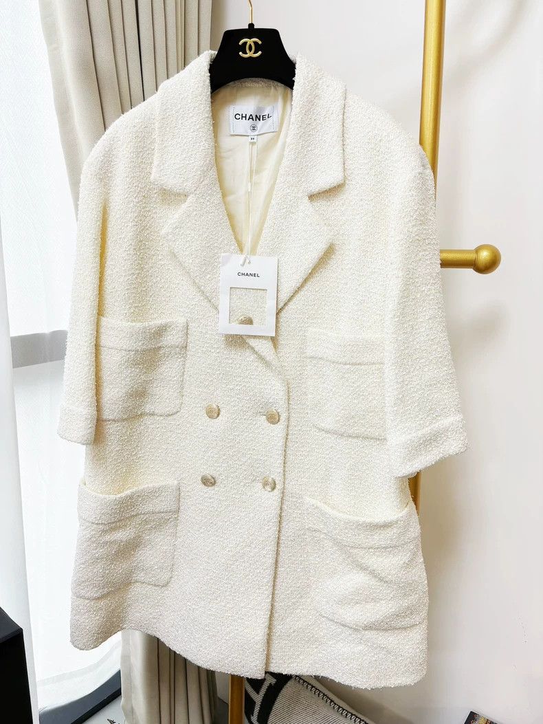 Chanel Chanel 22S popular white soft tweed four-pocket silhouette Size XS / US 0-2 / IT 36-38 - 1 Thumbnail