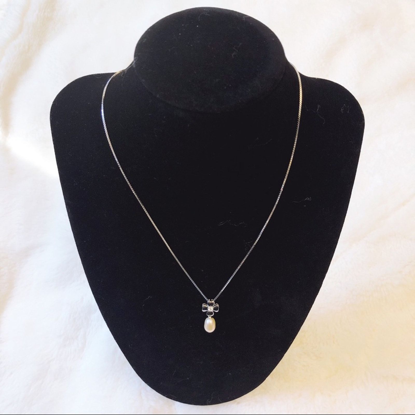 Other Sterling Silver Petal Flowers with Pearl Necklace Size ONE SIZE - 7 Thumbnail