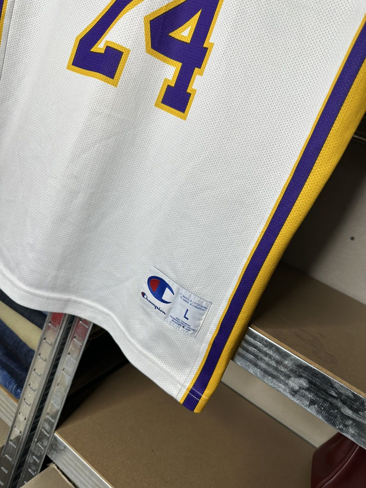 Champion NBA Los Angeles Lakers Champion shirt size L #24 Bryant Size US L / EU 52-54 / 3 - 4 Thumbnail