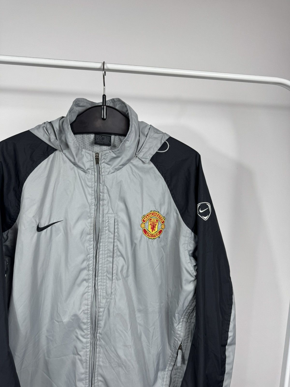 Nike Vintage Nike Manchester United Windbreaker Jacket Grey M Size US M / EU 48-50 / 2 - 3 Thumbnail