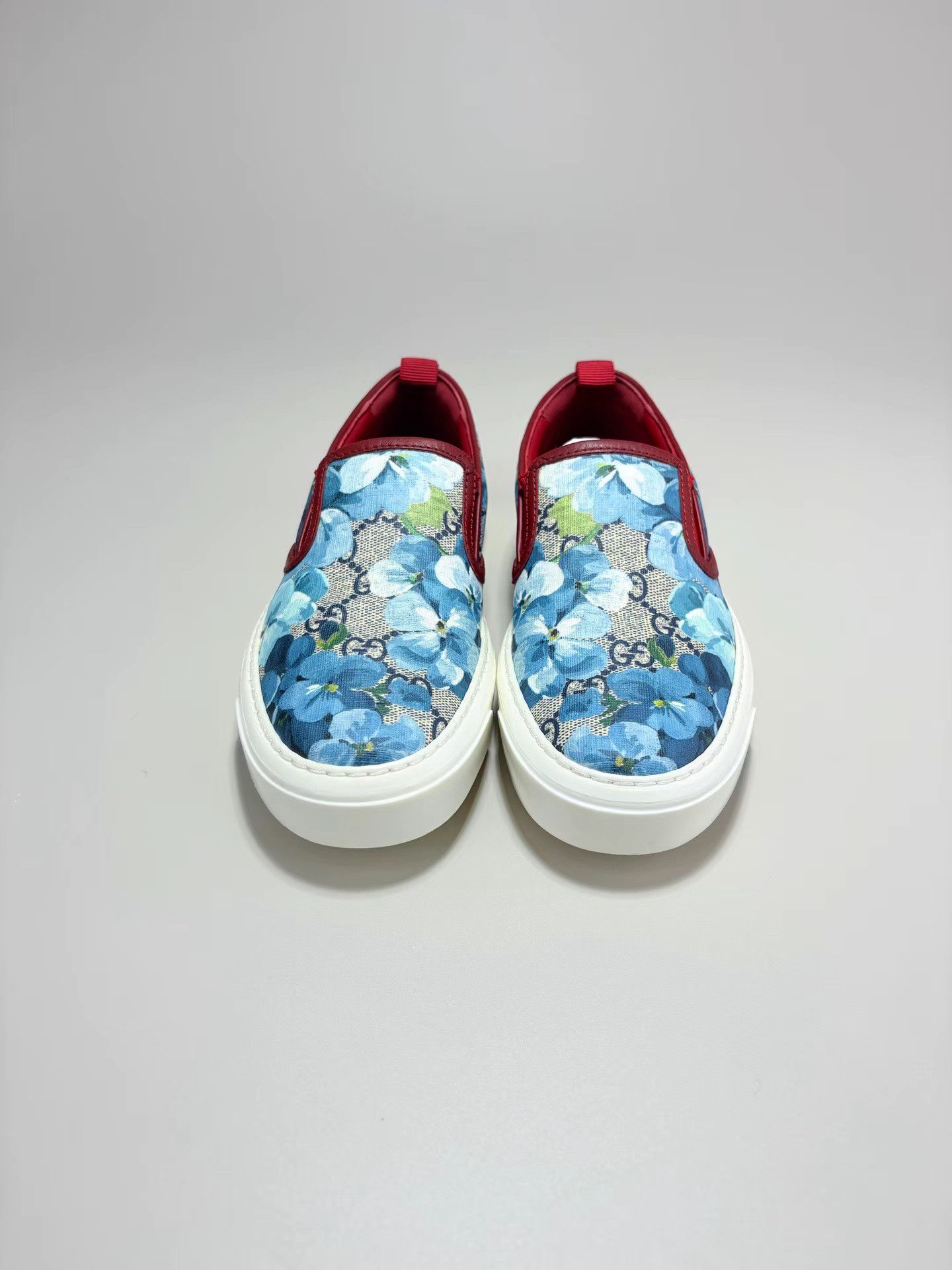Gucci GUCCI Blue Floral Slip-On Sneakers K1 Size US 6 / IT 36 - 1 Thumbnail