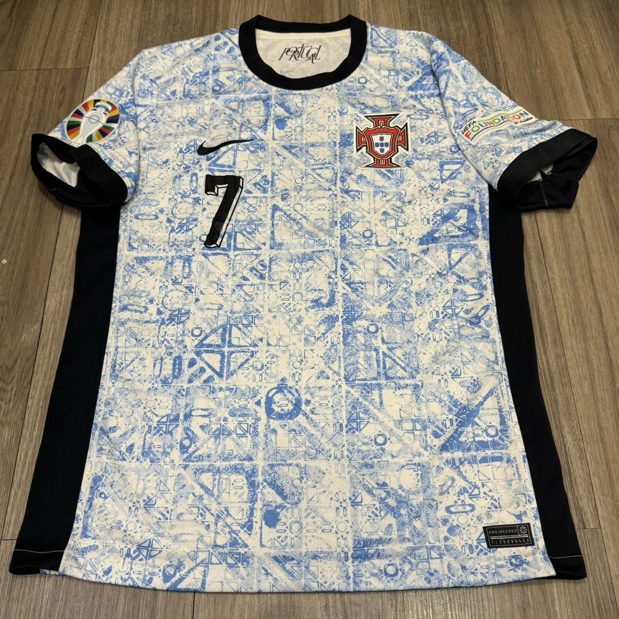 Nike Portugal Euro2022 away shirt #7 Ronaldo Size US M / EU 48-50 / 2 - 1 Thumbnail