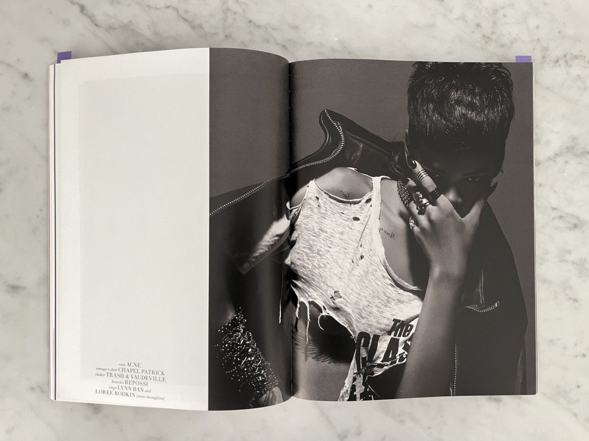 Other RIHANNA 032c MAGAZINE 25th ISSUE BERLIN WINTER 2013/14 Size ONE SIZE - 9 Thumbnail