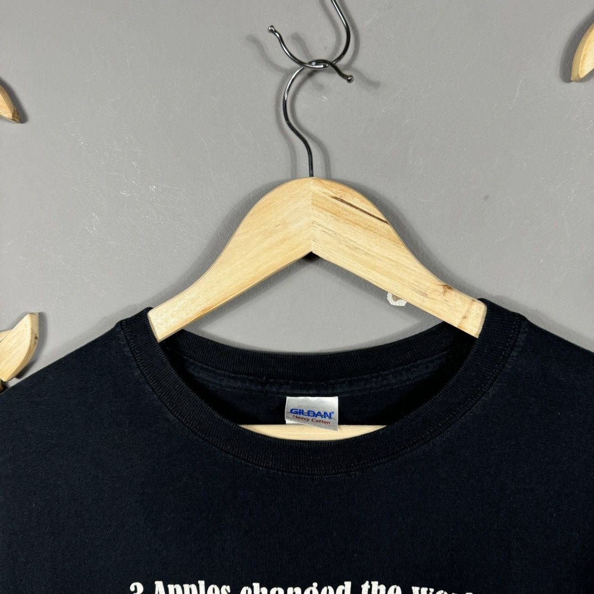 Apple × Microsoft Three Apples Changed The World T-shirt Size US XL / EU 56 / 4 - 4 Thumbnail