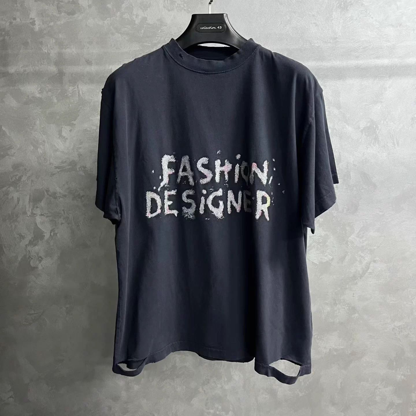 Balenciaga Balenciaga Black Oversized Crewneck Short T-Shirt Size 1 Size XS / US 0-2 / IT 36-38 - 1 Thumbnail