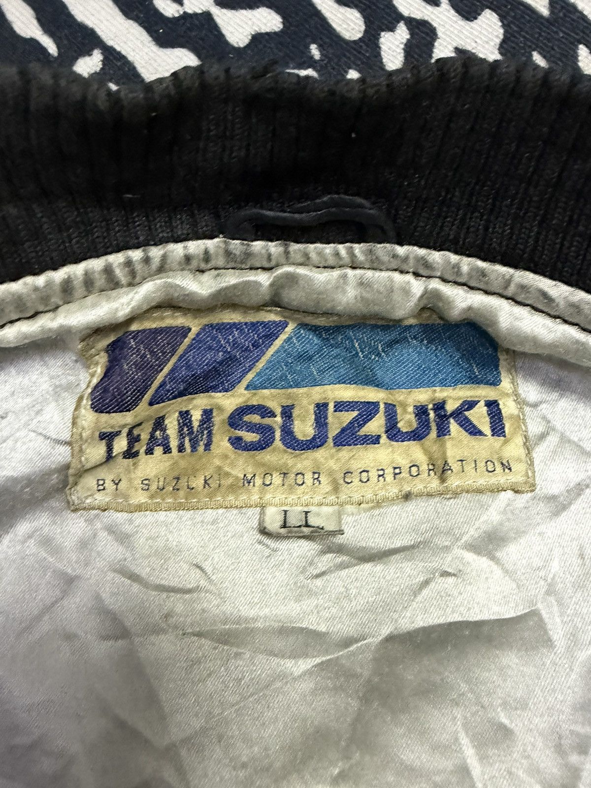 Vintage Vintage 90s Team Suzuki Racing Leather Jacket Size US L / EU 52-54 / 3 - 8 Thumbnail