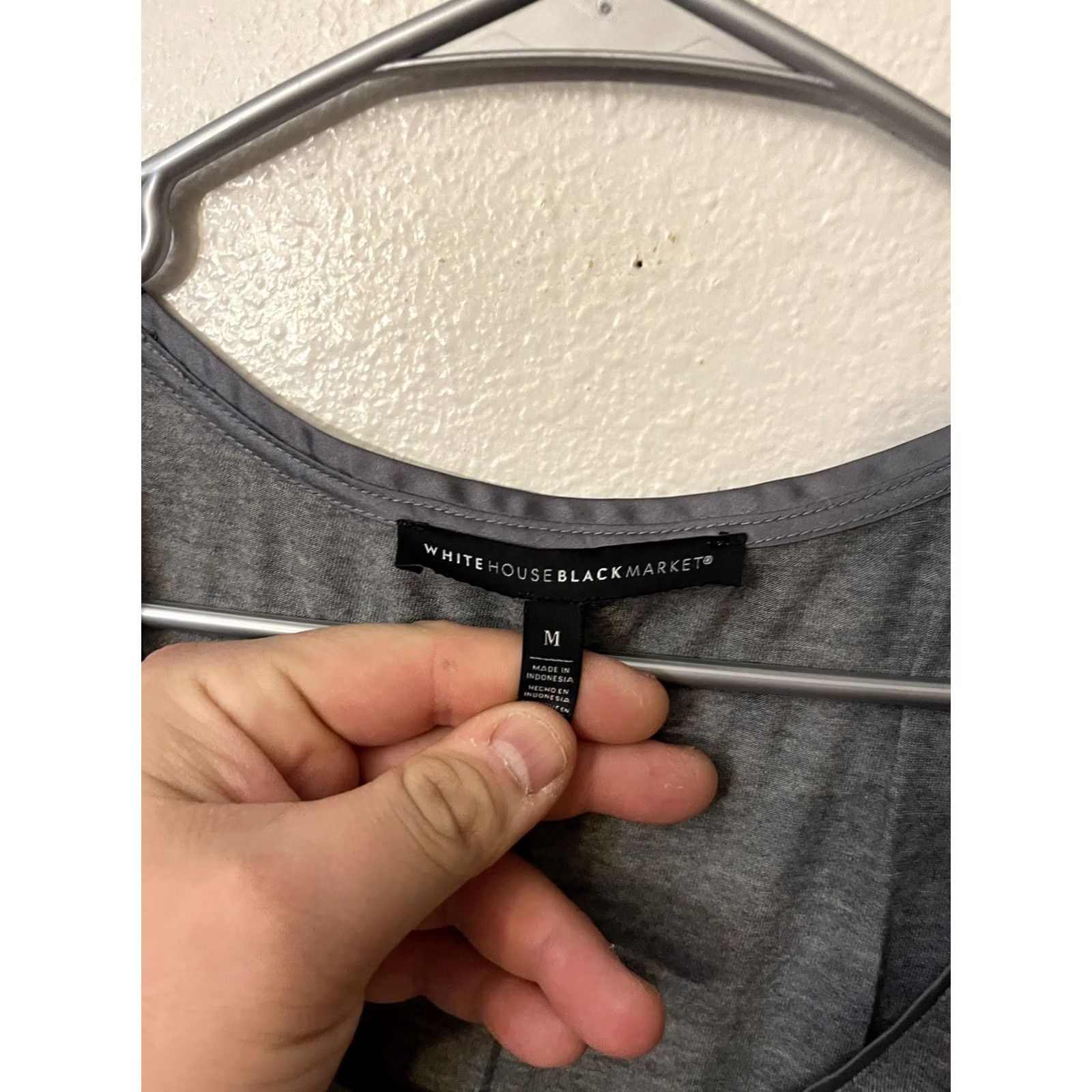 White House Black Market White House Black Market Shirt Women's M Gray Long Sleeve Stretch V Neck Top sz Size M / US 6-8 / IT 42-44 - 2 Thumbnail