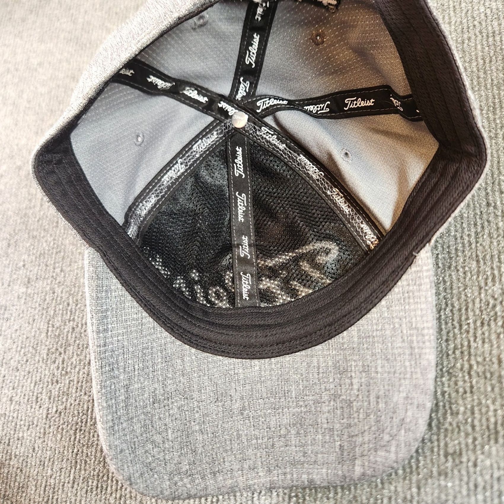 Titleist Titleist Golf Hat Men Strapback Adjustable Vented Performance Gray Tour Size ONE SIZE - 7 Thumbnail