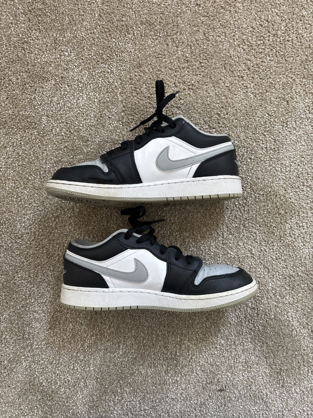 Jordan Brand × Nike Jordan 1 “Smoke Grey” Size US 7.5 / IT 37.5 - 2 Thumbnail