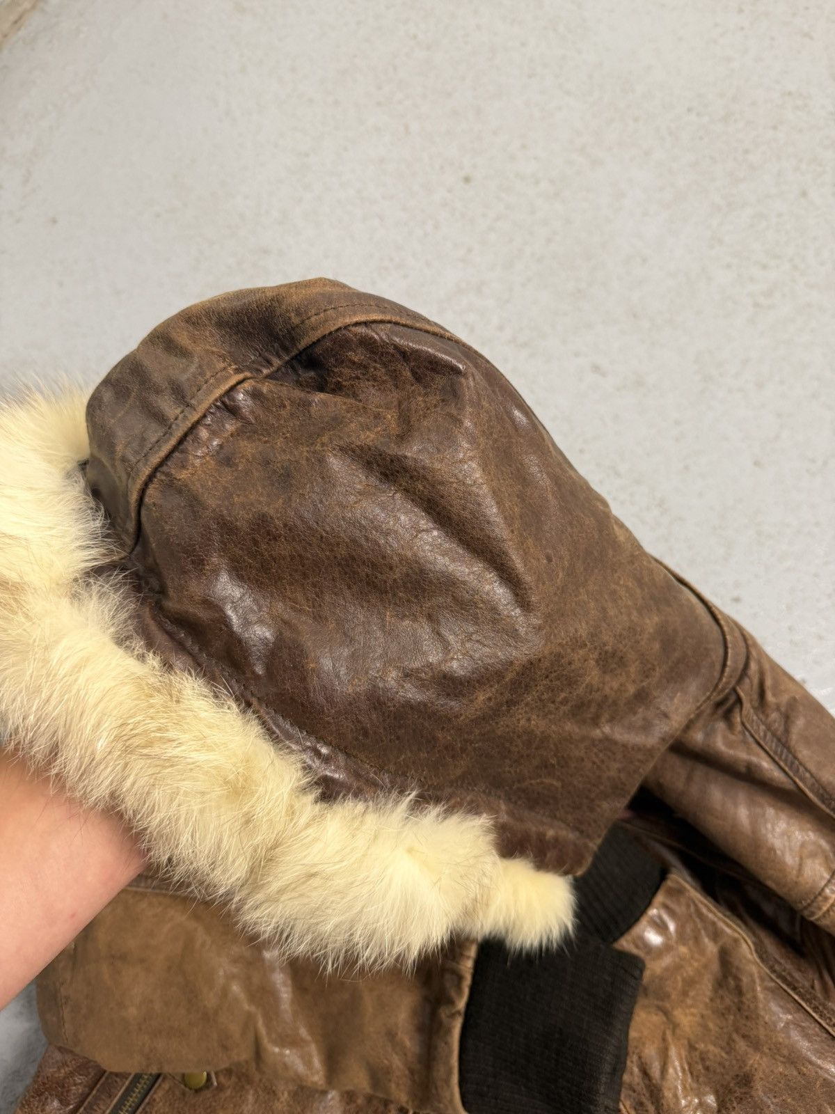 Leather Vintage Leather Fitted Fur Hooded Leather Jacket Size L / US 10 / IT 46 - 10 Thumbnail