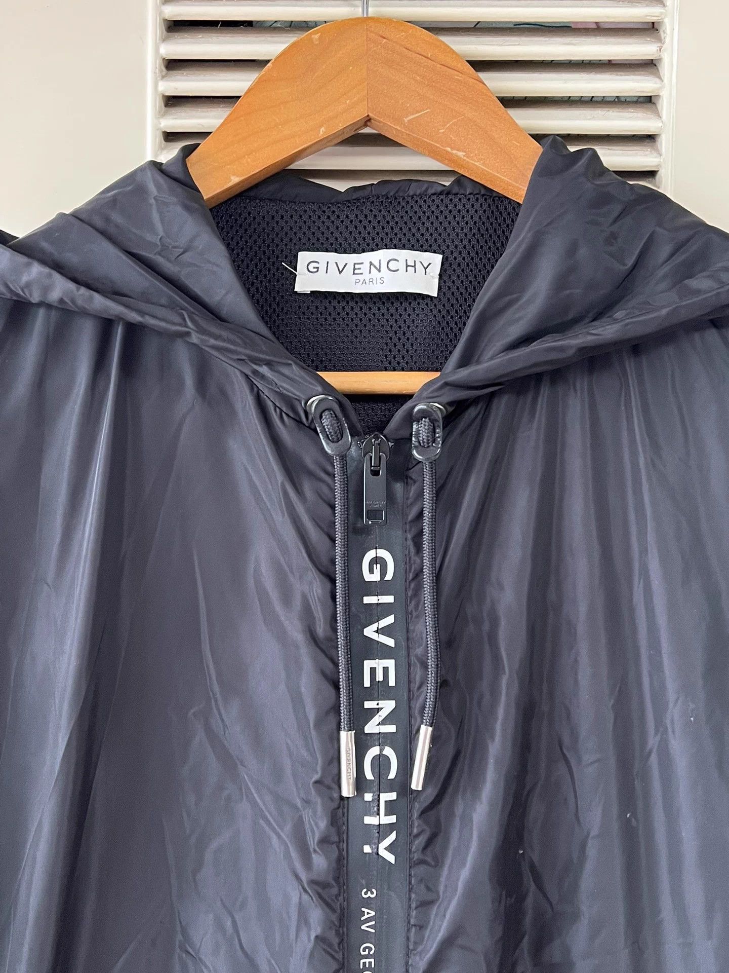 Givenchy Givenchy men's black hooded jacket 48 Size US M / EU 48-50 / 2 - 3 Thumbnail