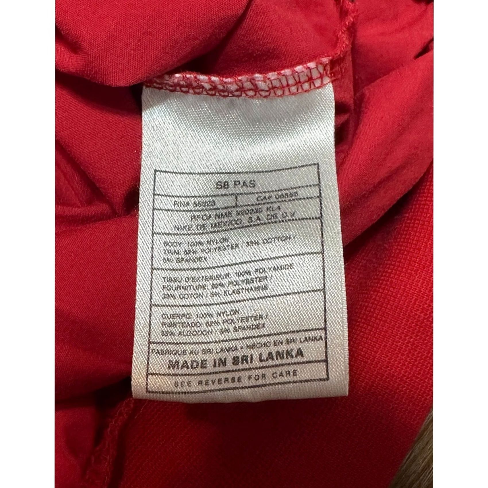 Nike VINTAGE Nike Golf Windbreaker Pullover Rain Resistant Red Henley Men Sz M Size US M / EU 48-50 / 2 - 6 Thumbnail
