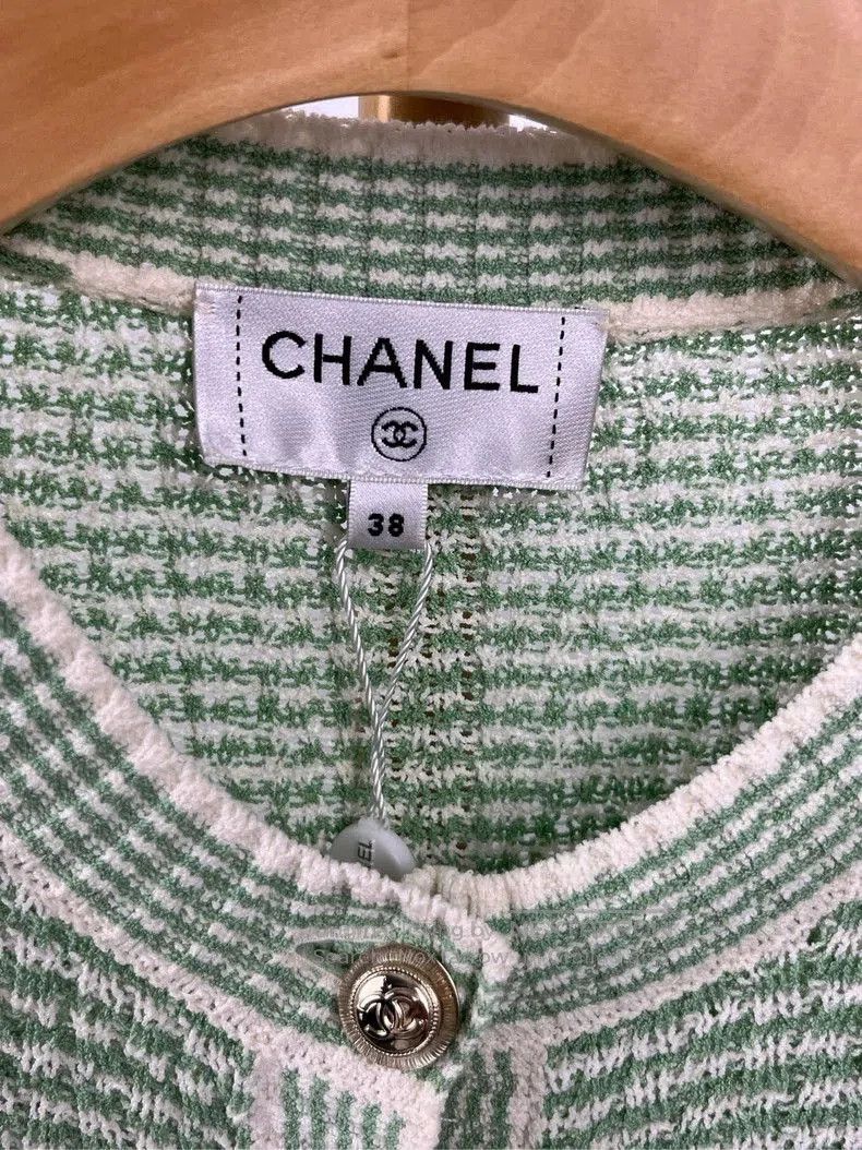 Chanel Chanel Green Single-Breasted Knit Dress. Size US M / EU 48-50 / 2 - 4 Thumbnail